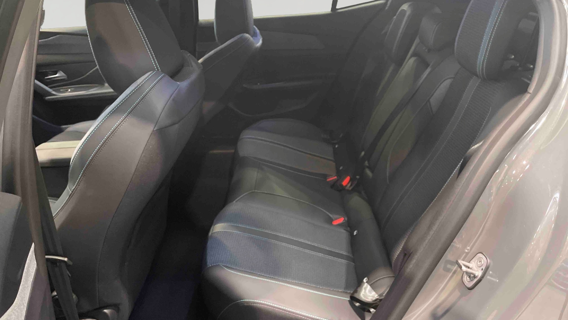 PEUGEOT 408 Allure Hybrid 145 ch e-DCS6