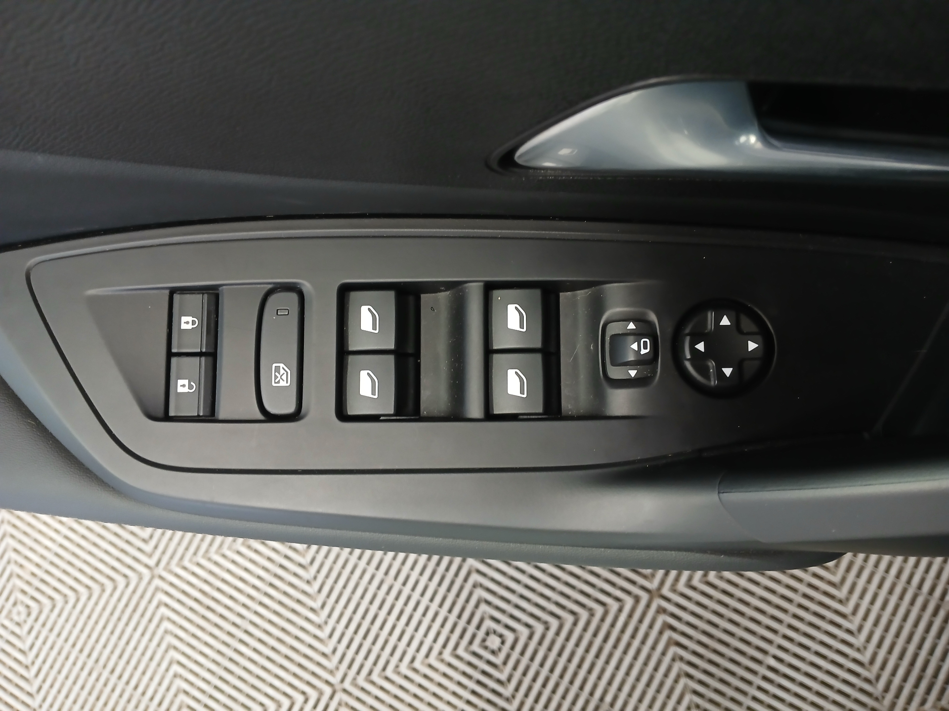 PEUGEOT 308 Allure Hybrid 145 ch e-DCS6