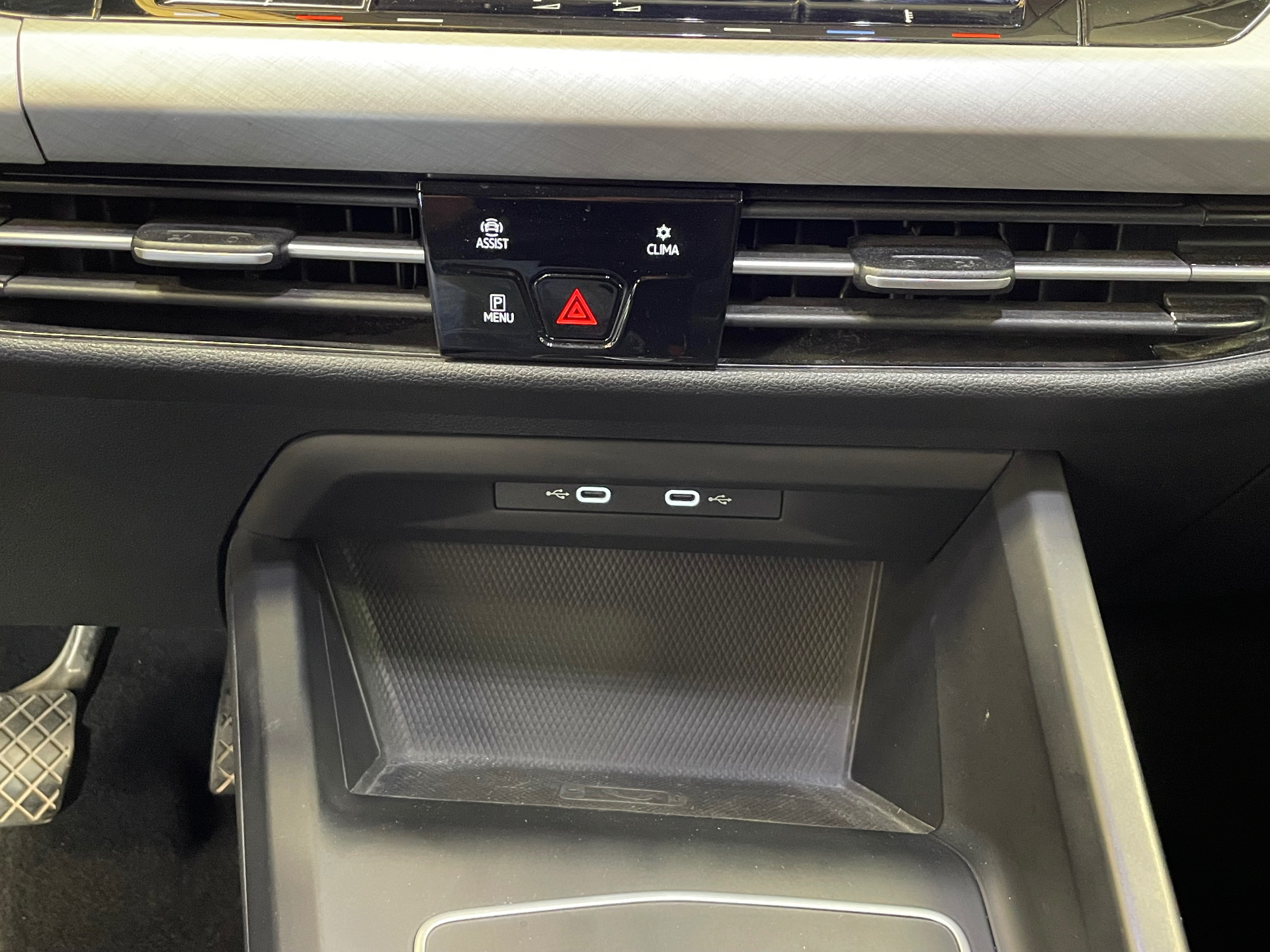 VOLKSWAGEN GOLF 1.0 eTSI OPF 110 DSG7 Life Plus