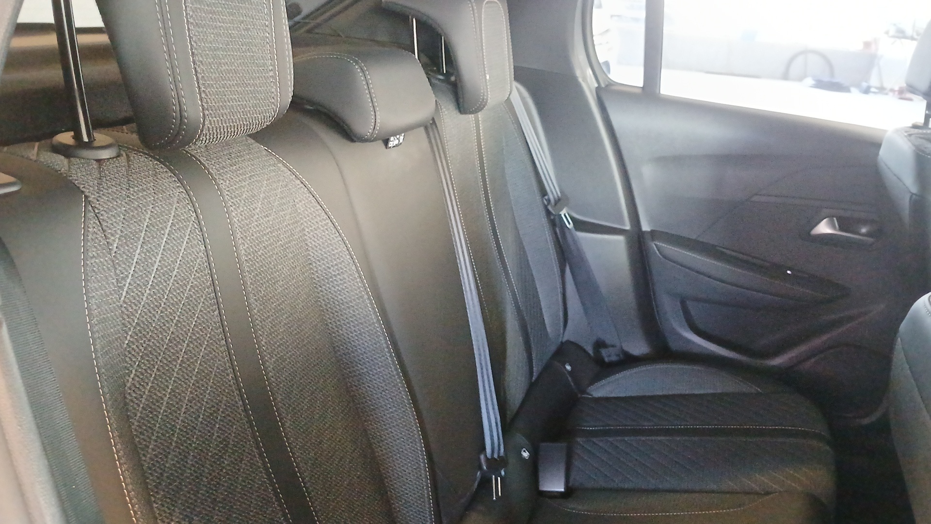 PEUGEOT 208 Allure 100 ch BVM6