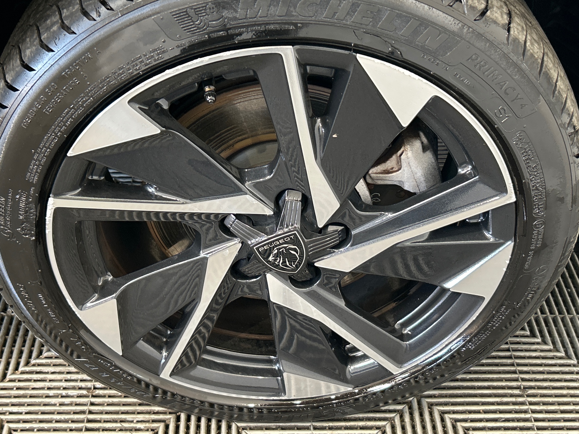 PEUGEOT 308 Allure Hybrid 145 ch e-DCS6 — expertise