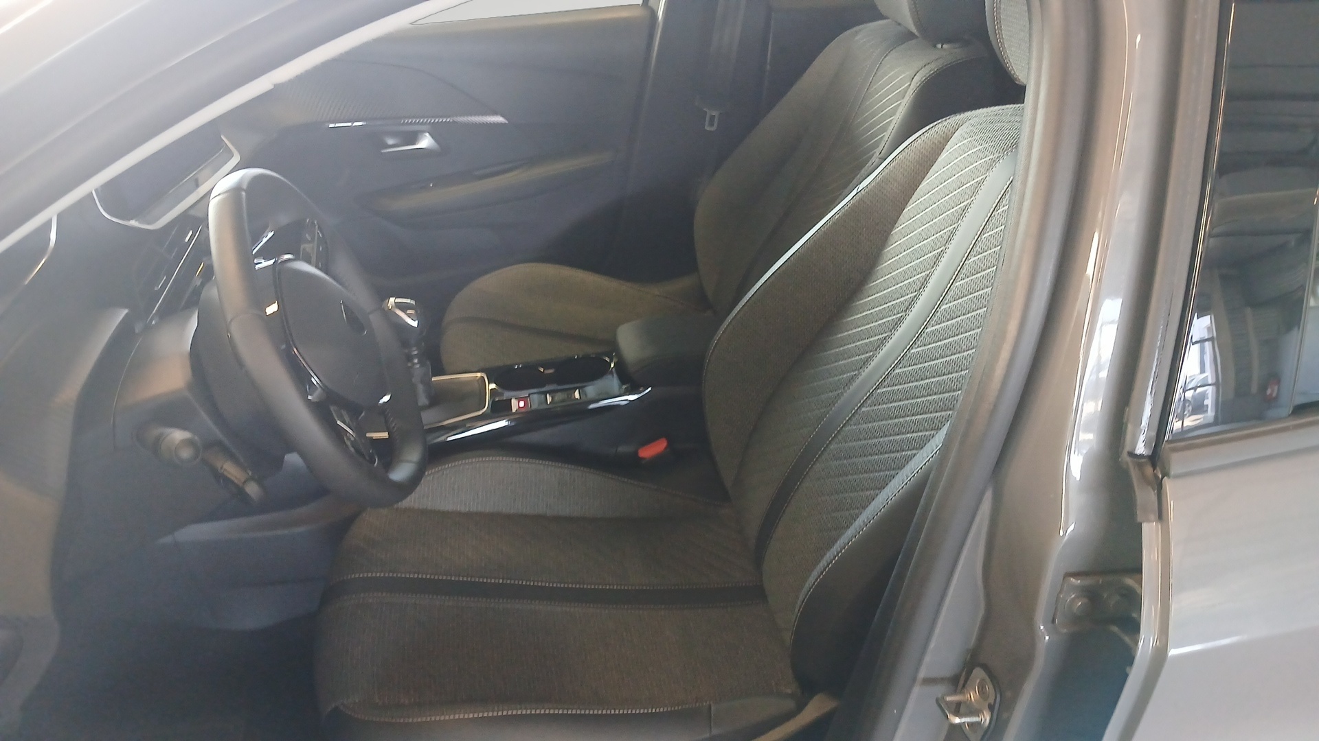 PEUGEOT 208 Allure 100 ch BVM6