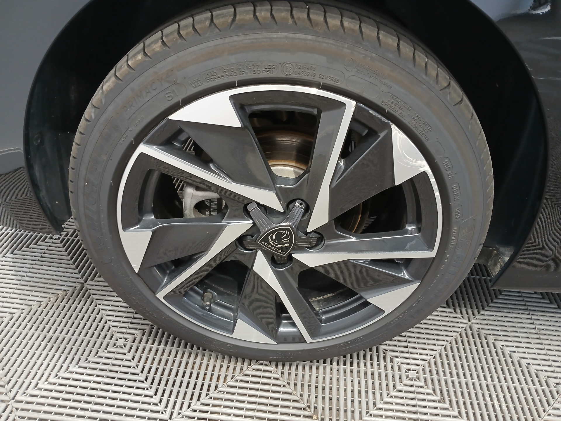 PEUGEOT 308 Allure Hybrid 145 ch e-DCS6 — expertise
