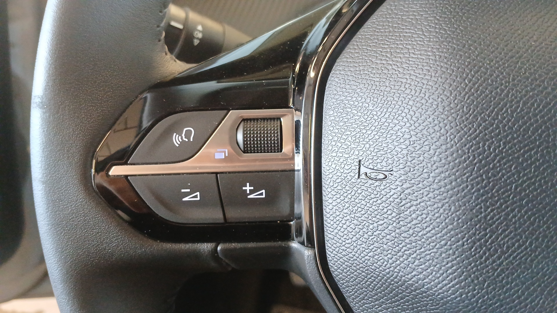 PEUGEOT 208 Allure 100 ch BVM6