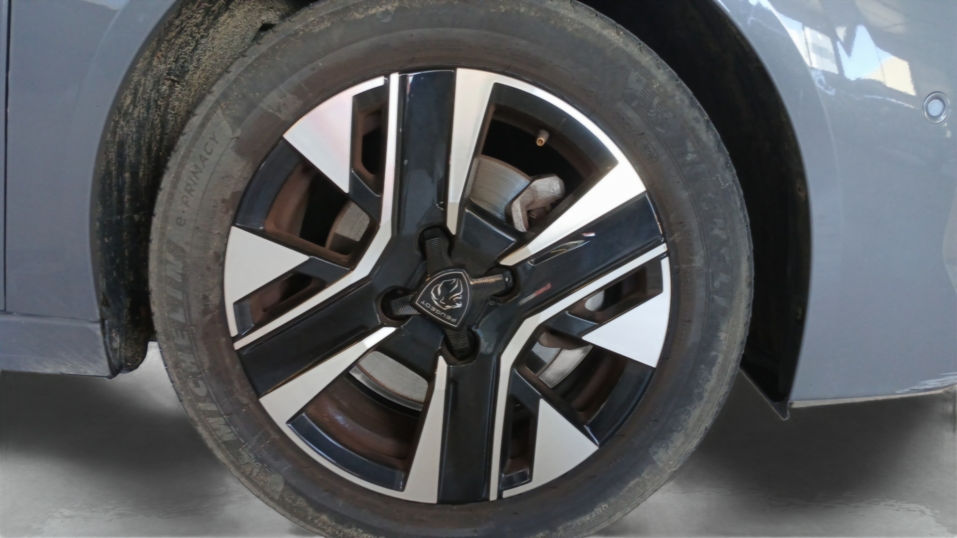 PEUGEOT 208 Allure 100 ch BVM6