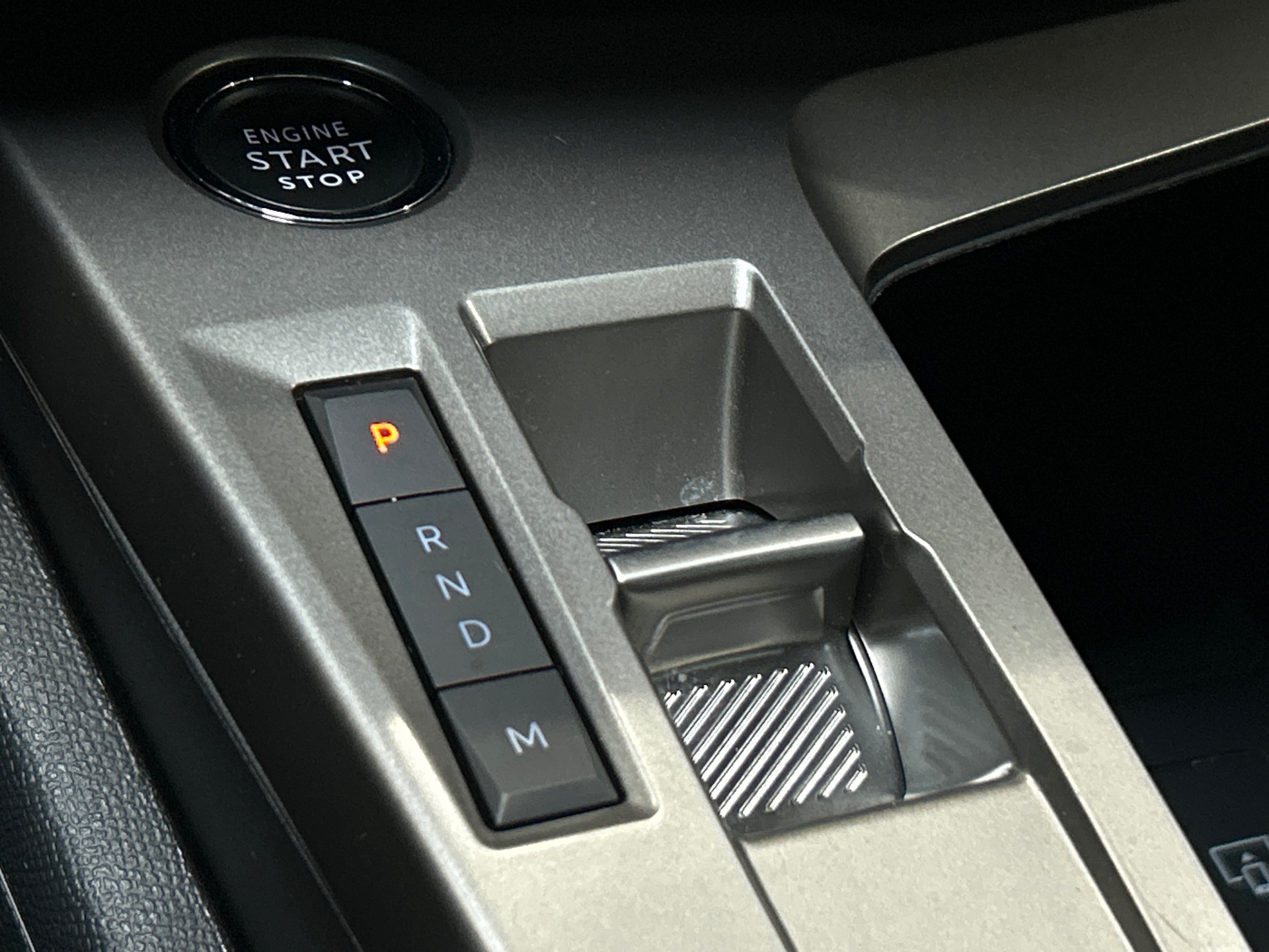 PEUGEOT 308 Allure Hybrid 145 ch e-DCS6