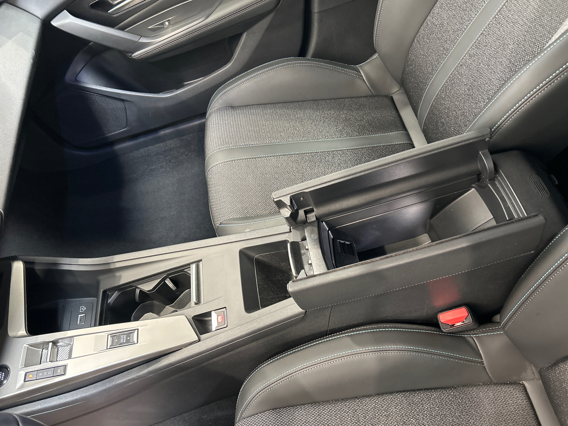 PEUGEOT 308 Allure Hybrid 145 ch e-DCS6