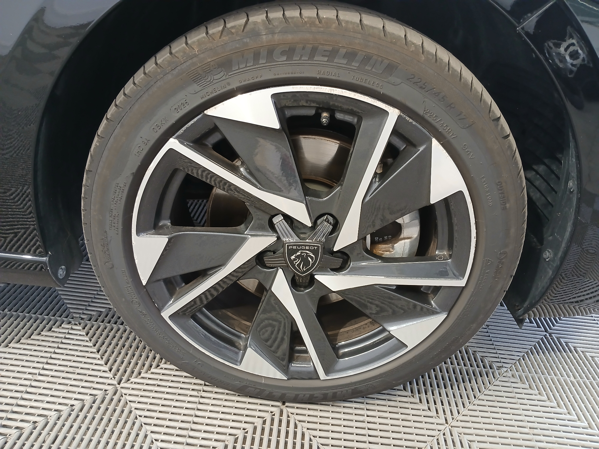 PEUGEOT 308 Allure Hybrid 145 ch e-DCS6 — expertise