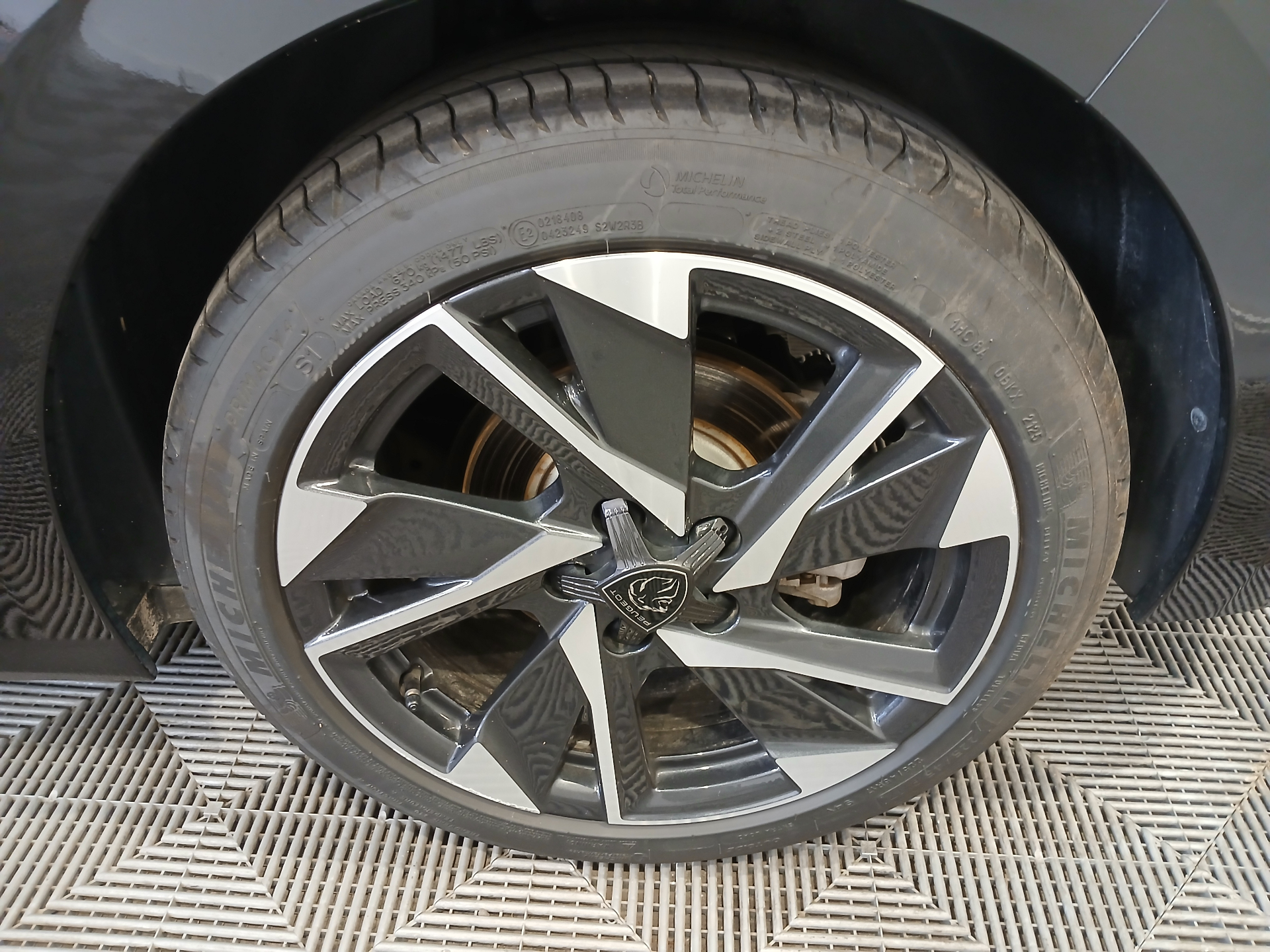 PEUGEOT 308 Allure Hybrid 145 ch e-DCS6 — expertise