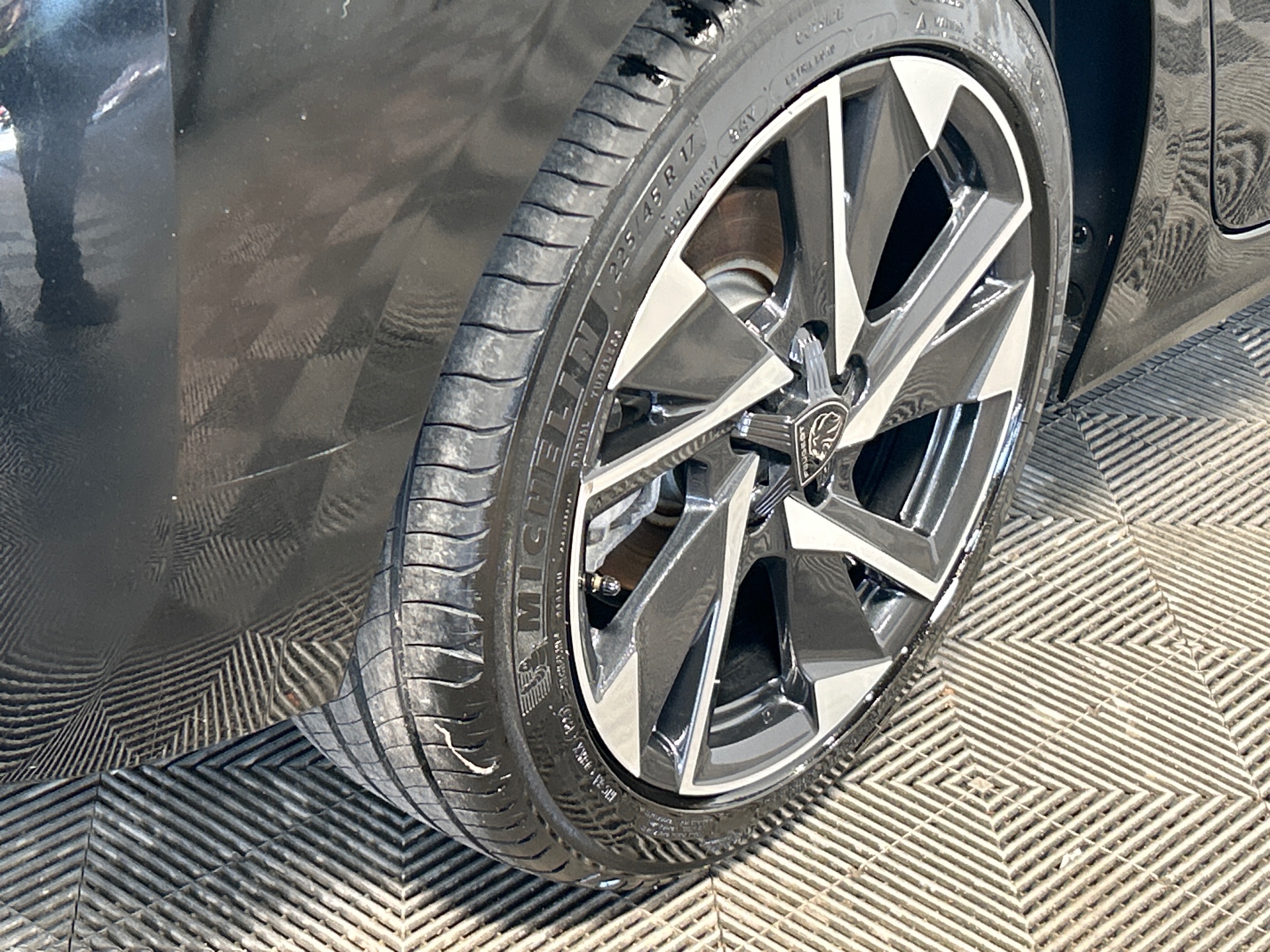 PEUGEOT 308 Allure Hybrid 145 ch e-DCS6 — expertise