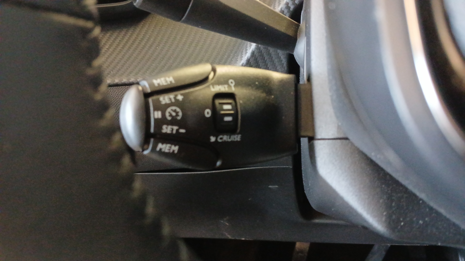 PEUGEOT 208 Allure 100 ch BVM6