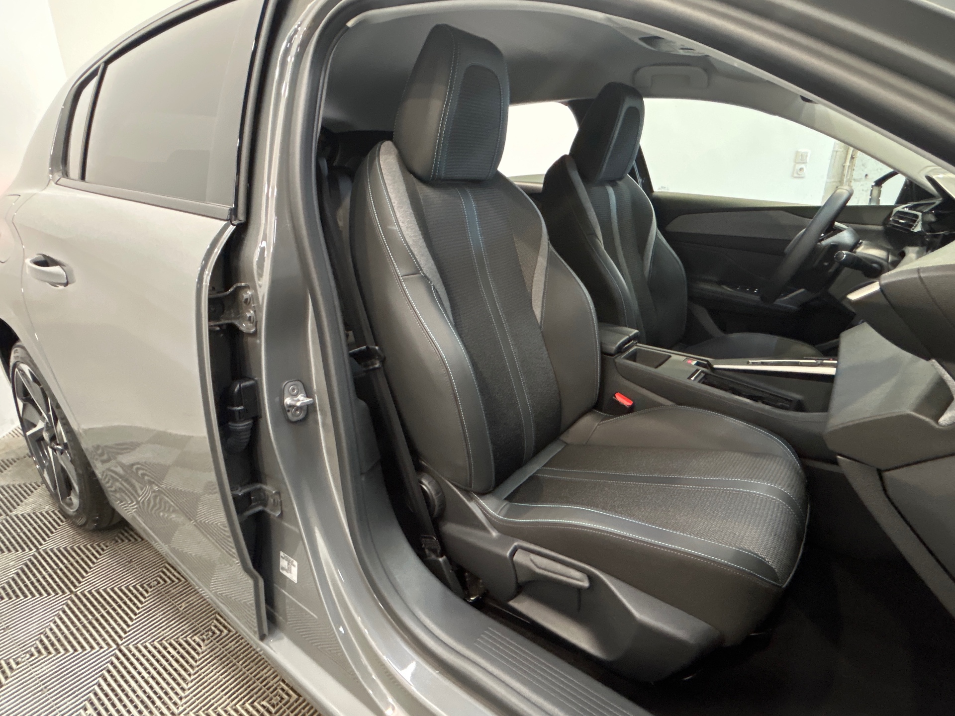 PEUGEOT 308 Allure Hybrid 145 ch e-DCS6