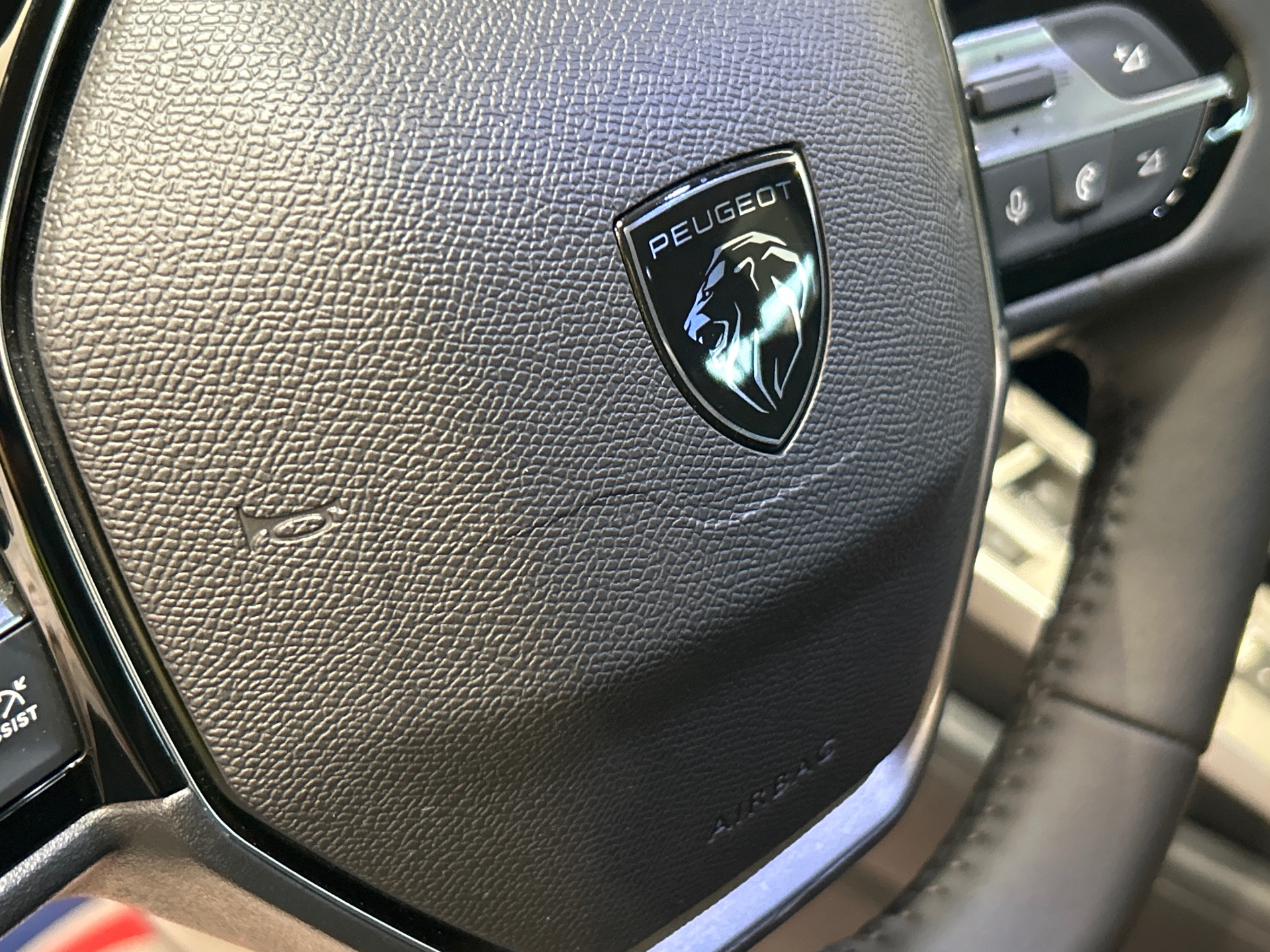PEUGEOT 308 Allure Hybrid 145 ch e-DCS6 — expertise