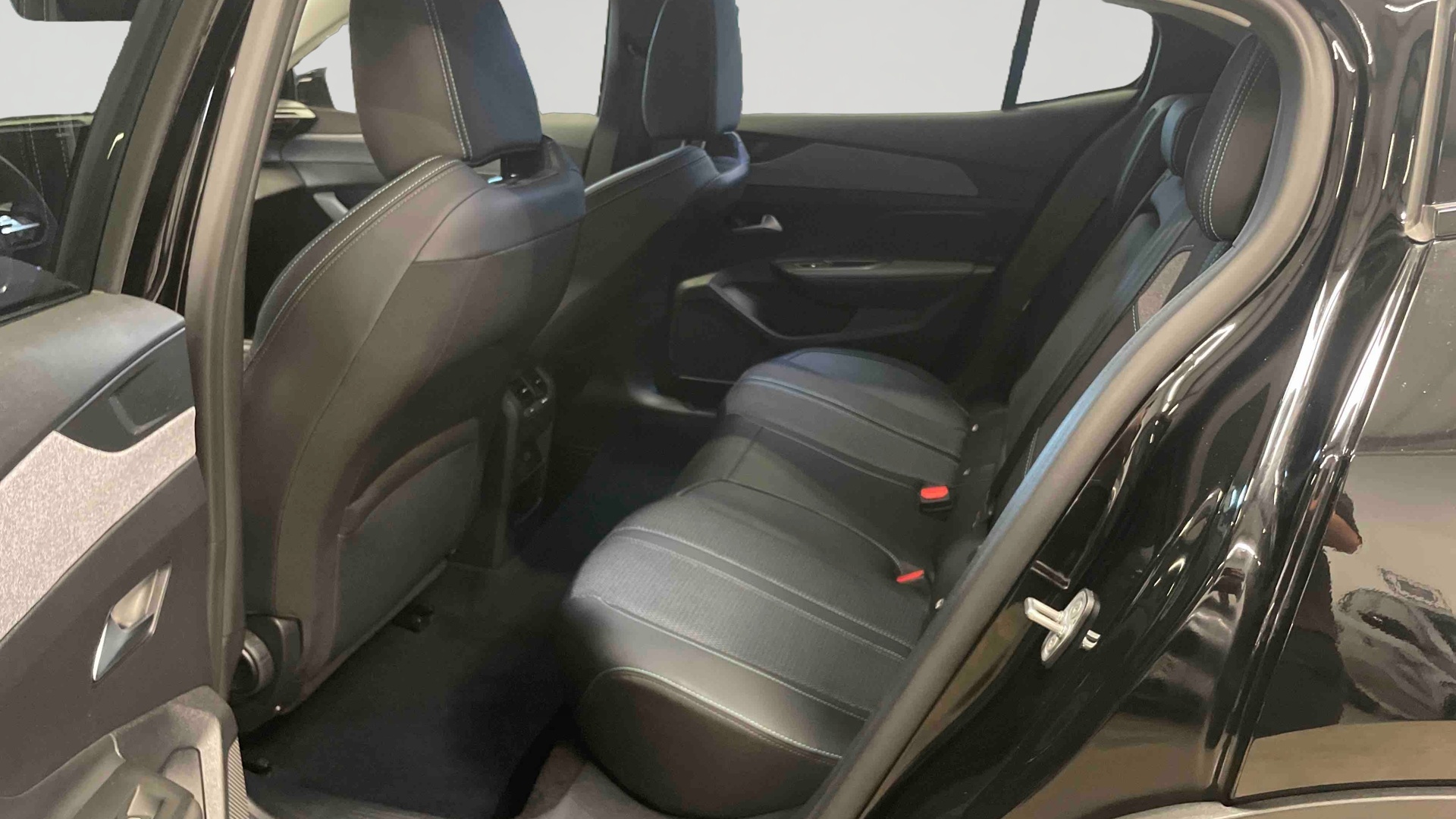 PEUGEOT 408 Allure Hybrid 145 ch e-DCS6