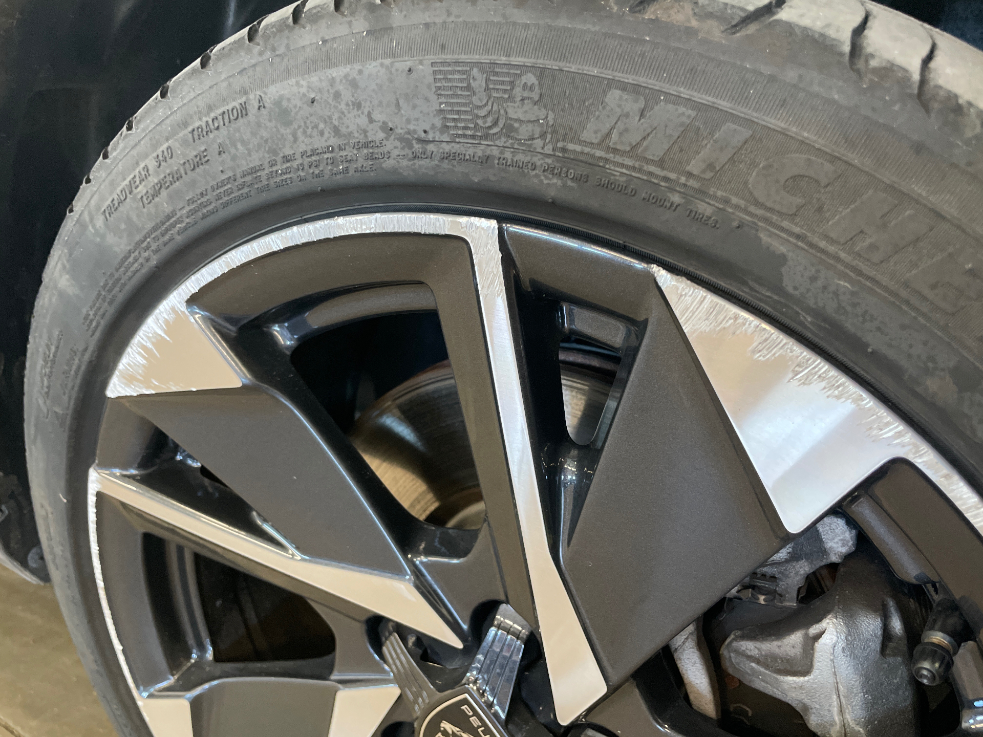 PEUGEOT 308 Allure Hybrid 145 ch e-DCS6 — expertise
