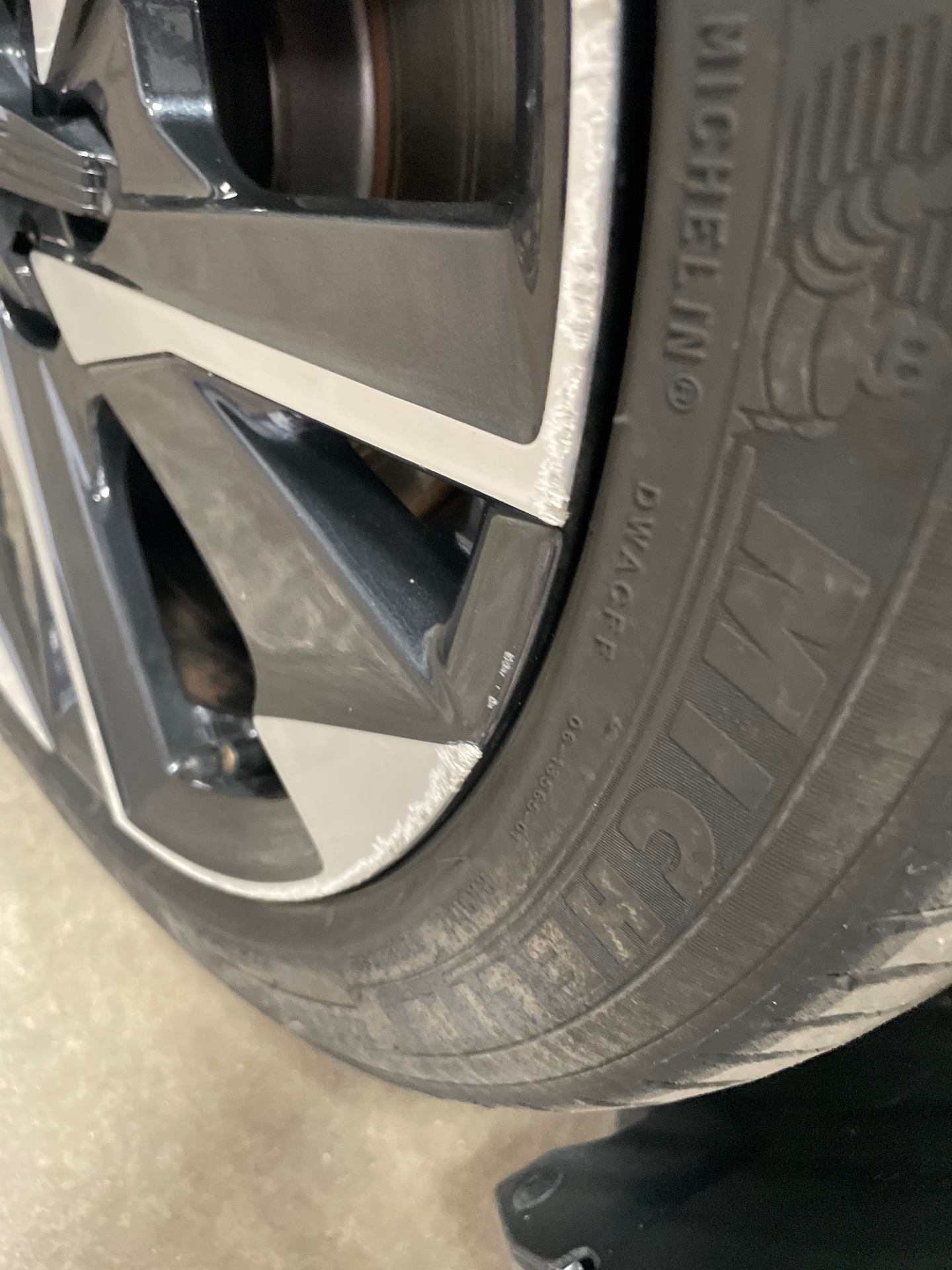 PEUGEOT 308 Allure Hybrid 145 ch e-DCS6 — expertise