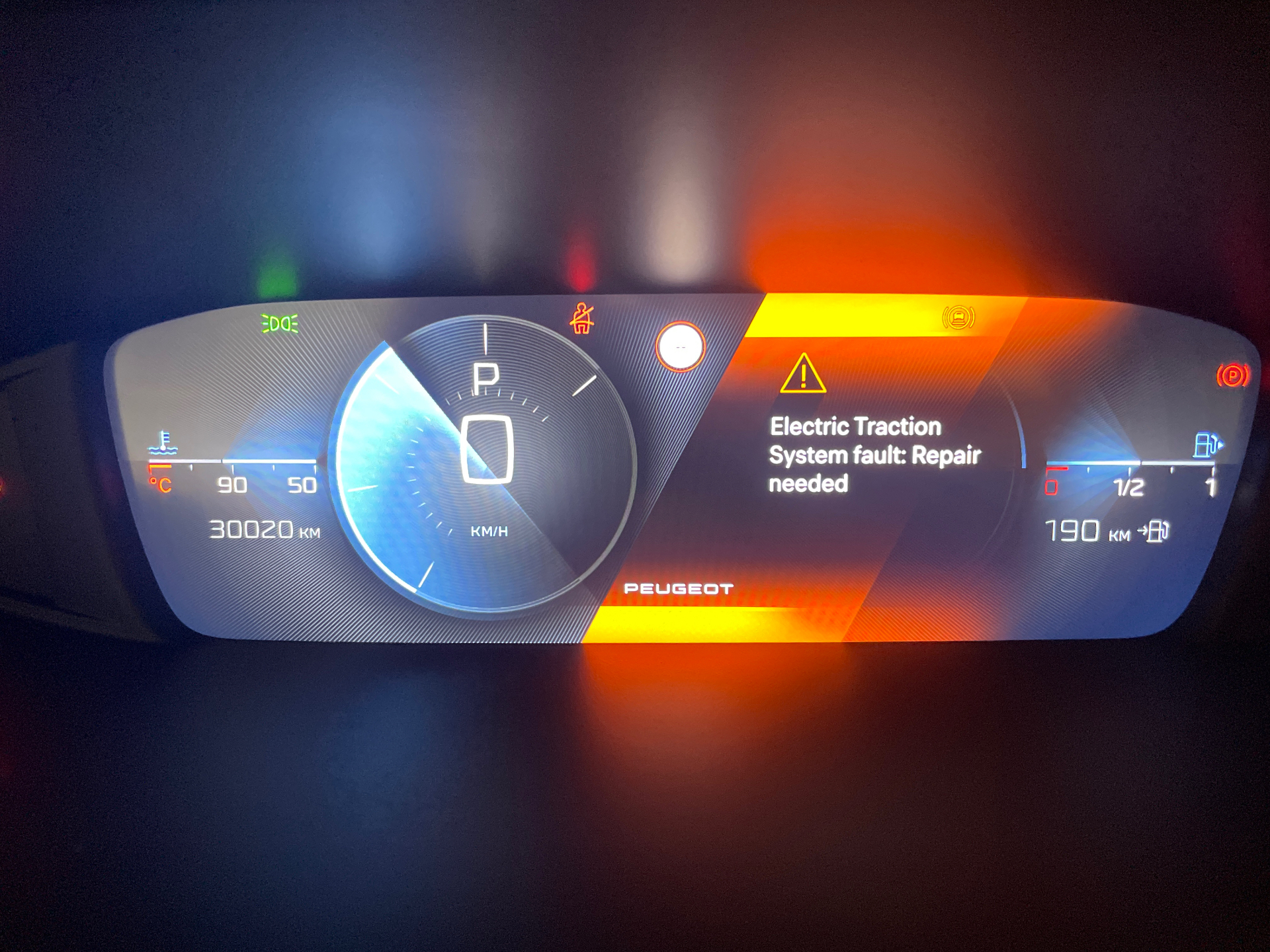 PEUGEOT 408 Allure Hybrid 145 ch e-DCS6 — expertise
