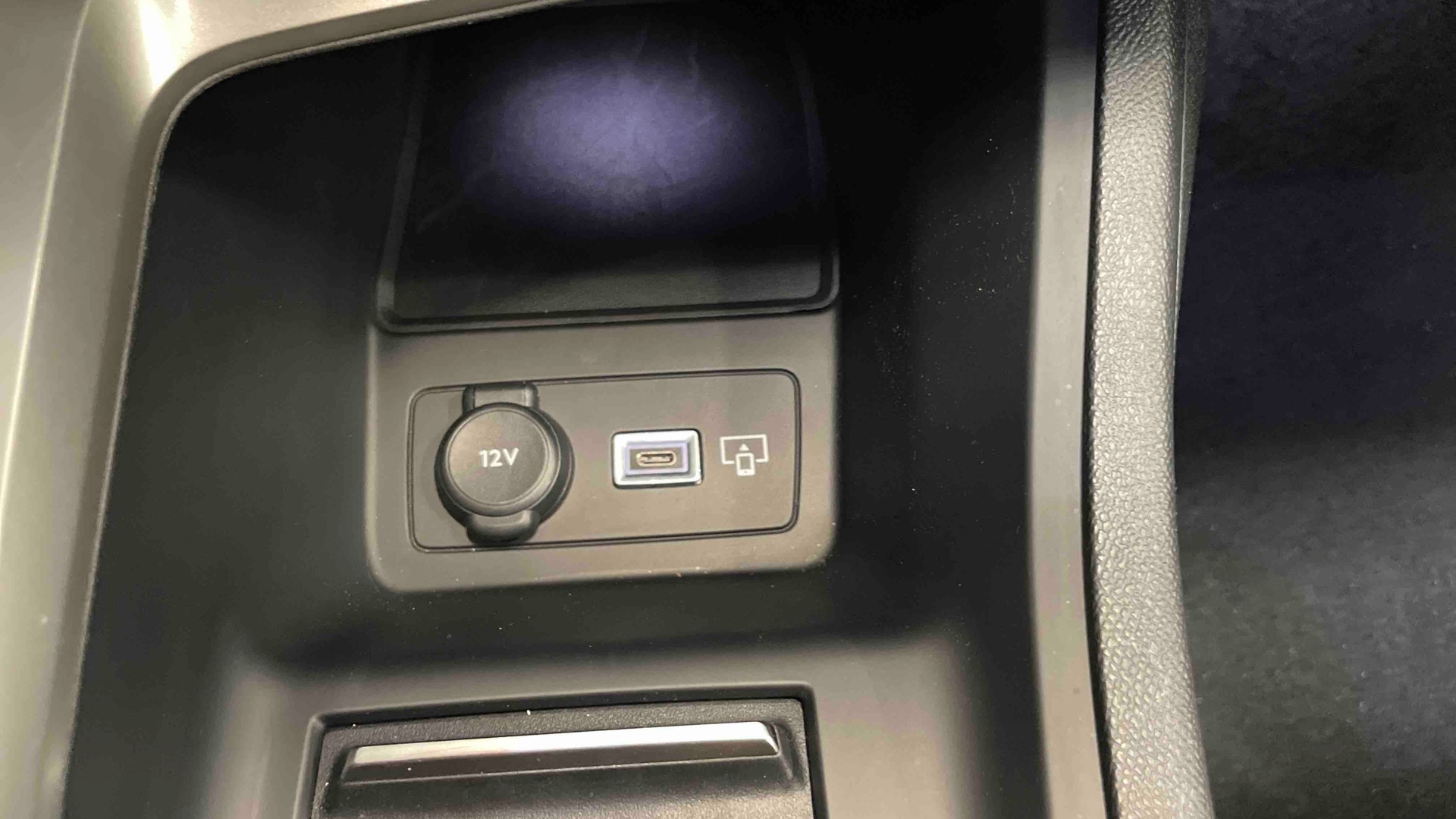 PEUGEOT 308 Allure Hybrid 145 ch e-DCS6