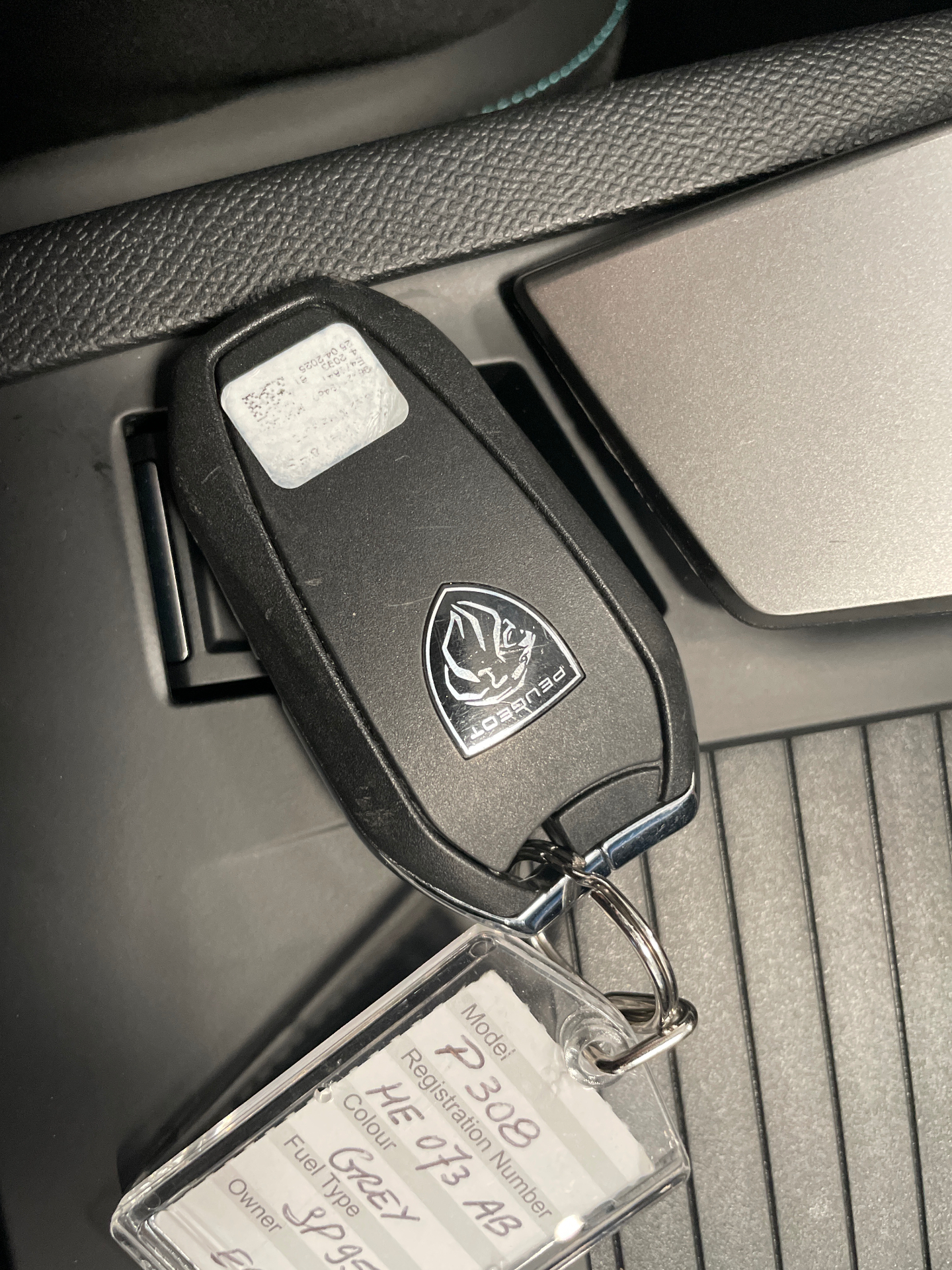 PEUGEOT 308 Allure Hybrid 145 ch e-DCS6 — expertise