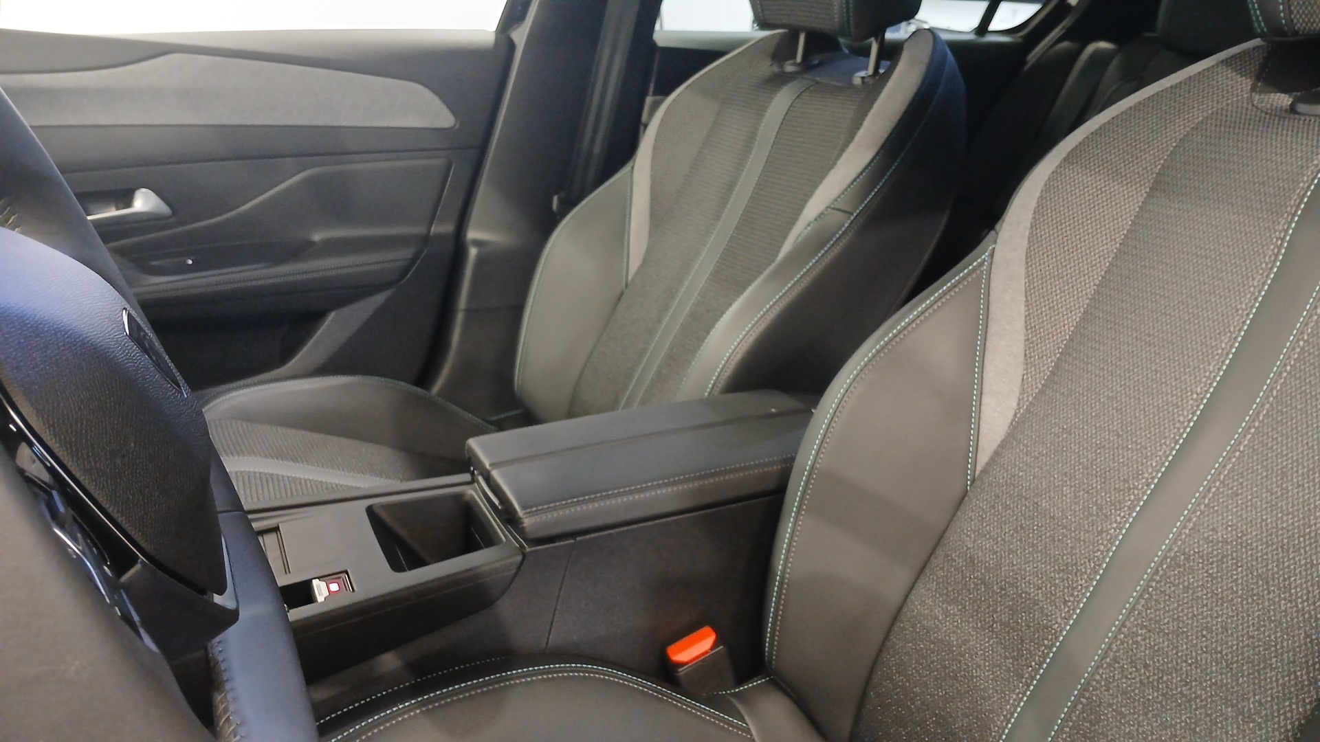 PEUGEOT 308 Allure BlueHDI 130 ch S&S EAT8