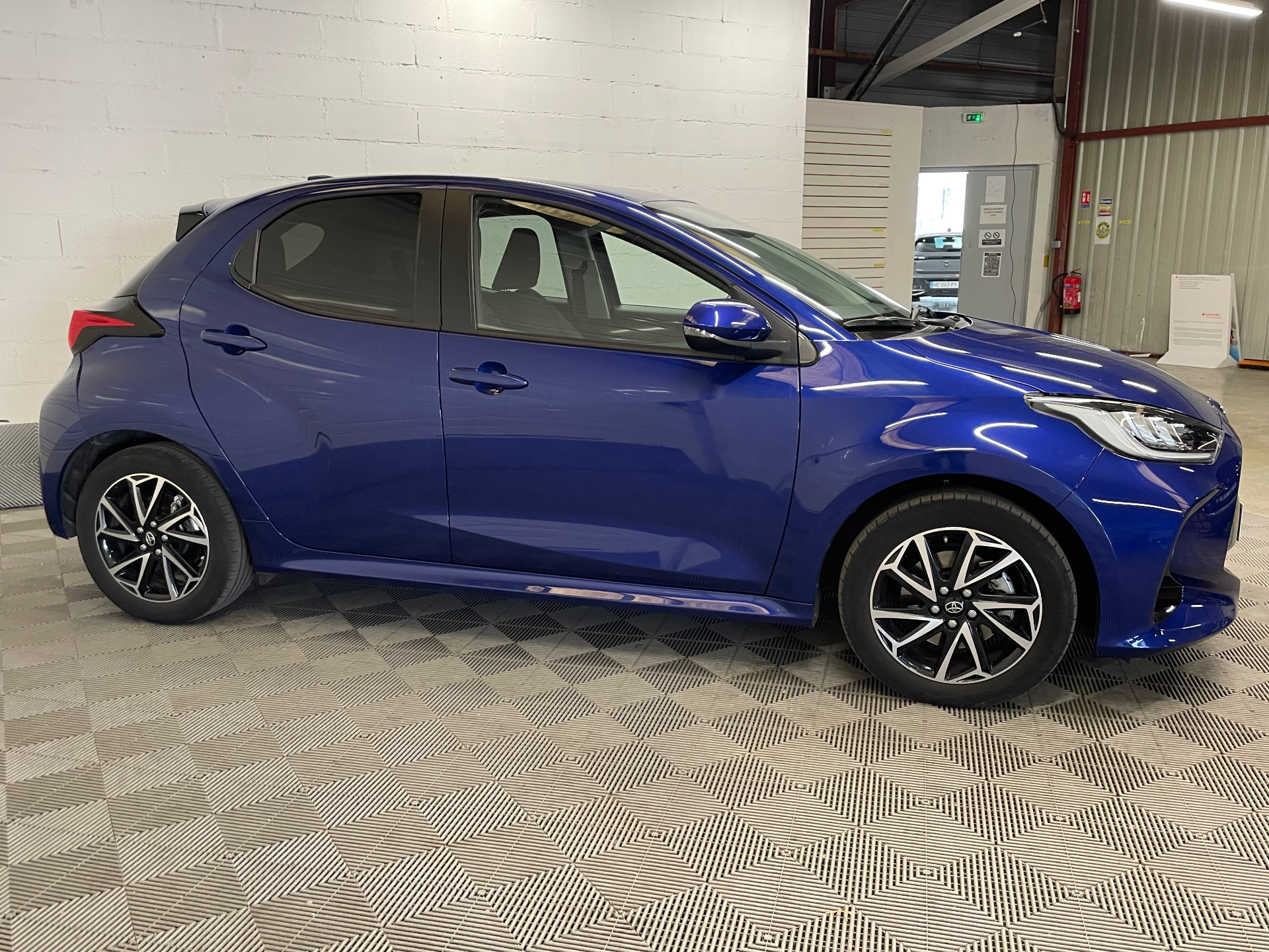 TOYOTA YARIS HYBRIDE MY22 116h Design