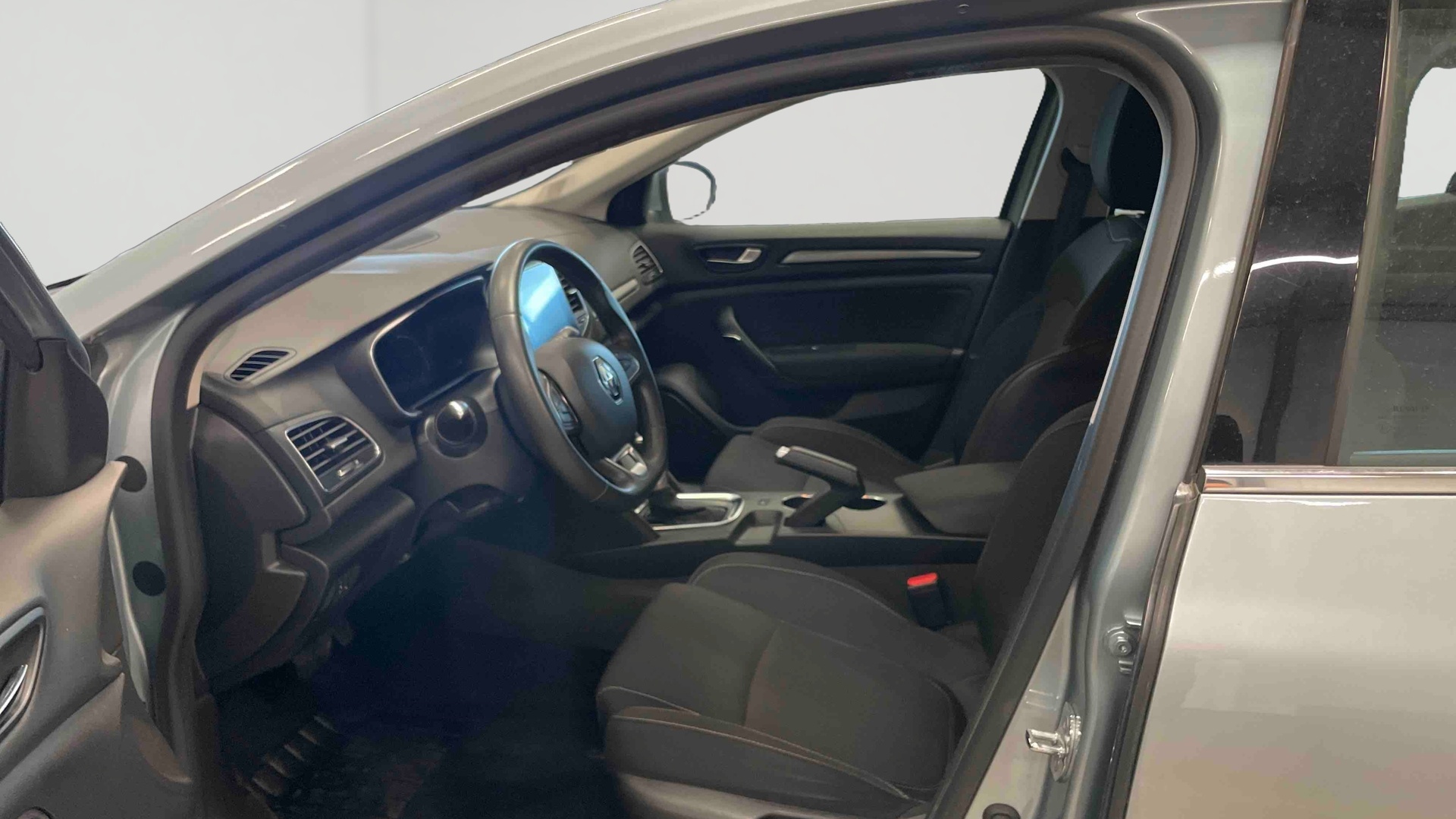 RENAULT MEGANE IV BERLINE TCe 140 EDC FAP Business