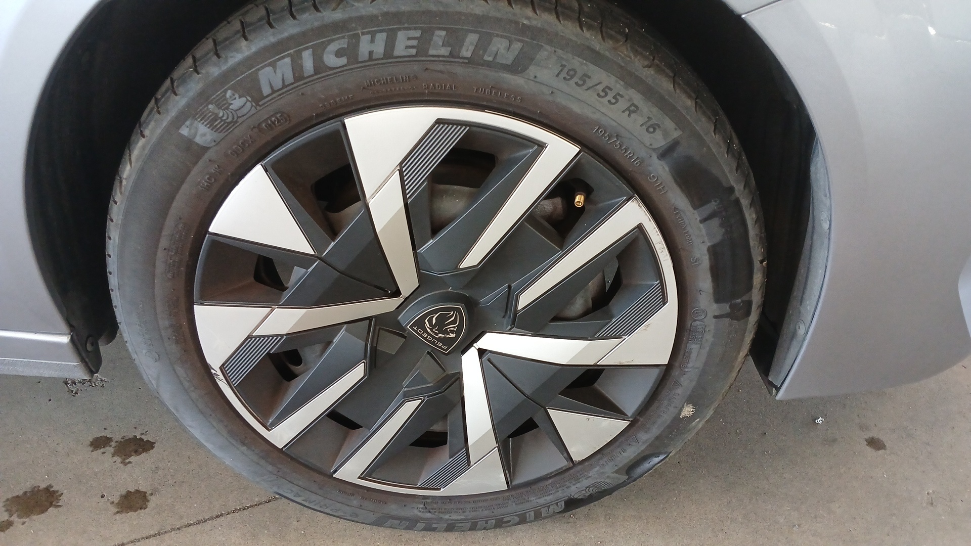 PEUGEOT 208 Style 100 ch BVM6 — expertise