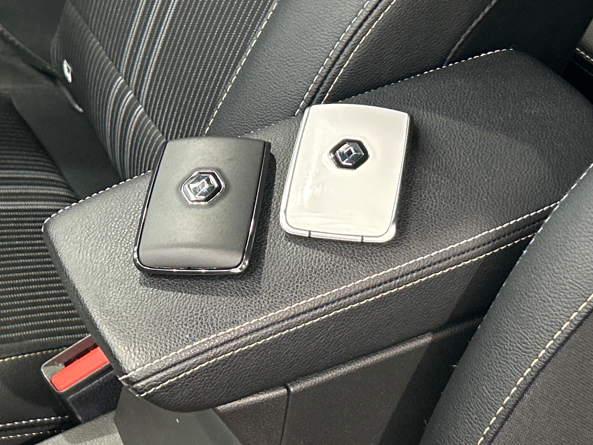 RENAULT CAPTUR E-Tech hybride rechargeable 160 Engineered