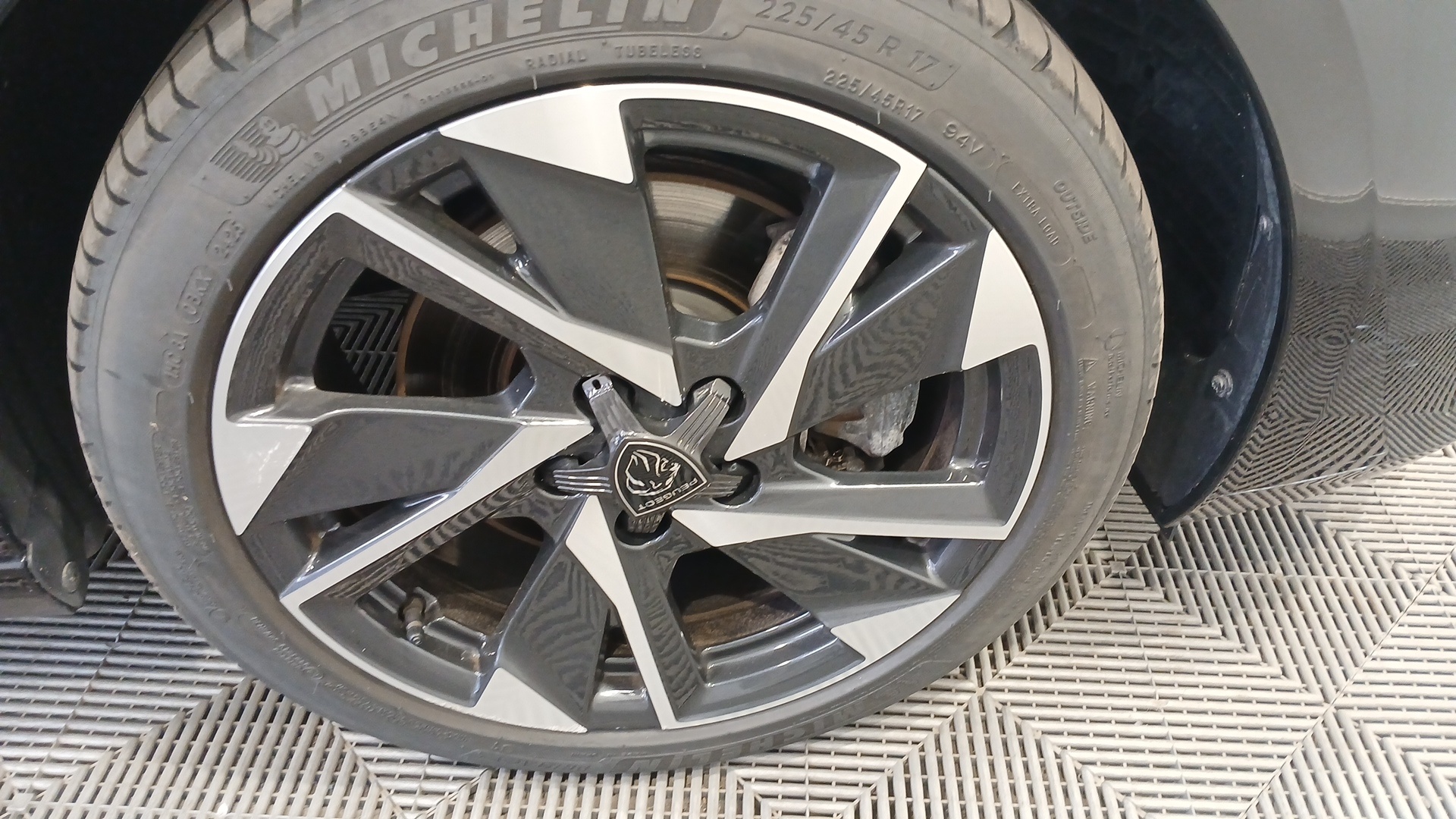 PEUGEOT 308 Allure BlueHDI 130 ch S&S EAT8 — expertise