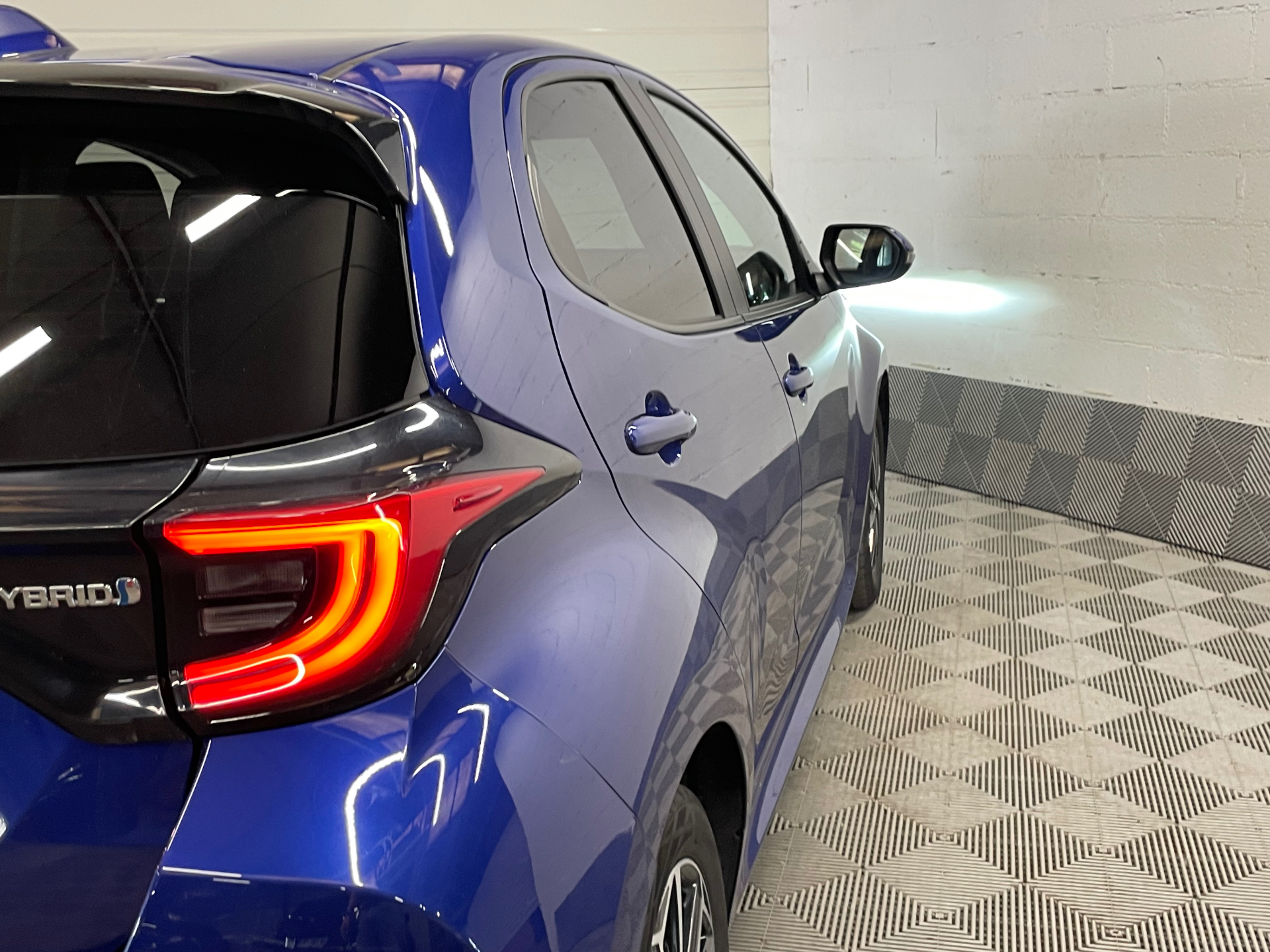 TOYOTA YARIS HYBRIDE MY22 116h Design