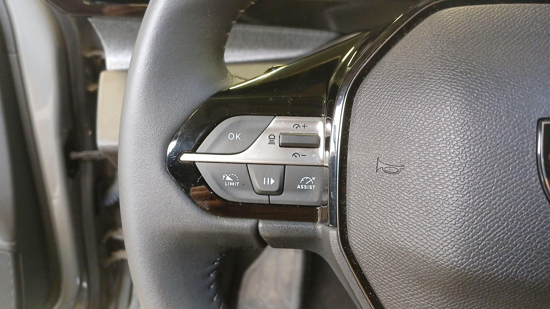 PEUGEOT 308 Allure BlueHDI 130 ch S&S EAT8