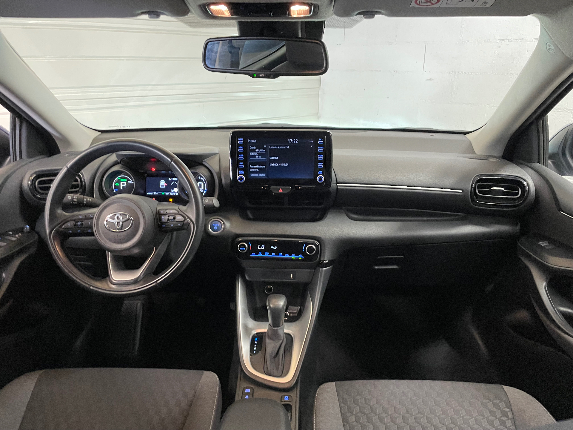 TOYOTA YARIS HYBRIDE MY22 116h Design