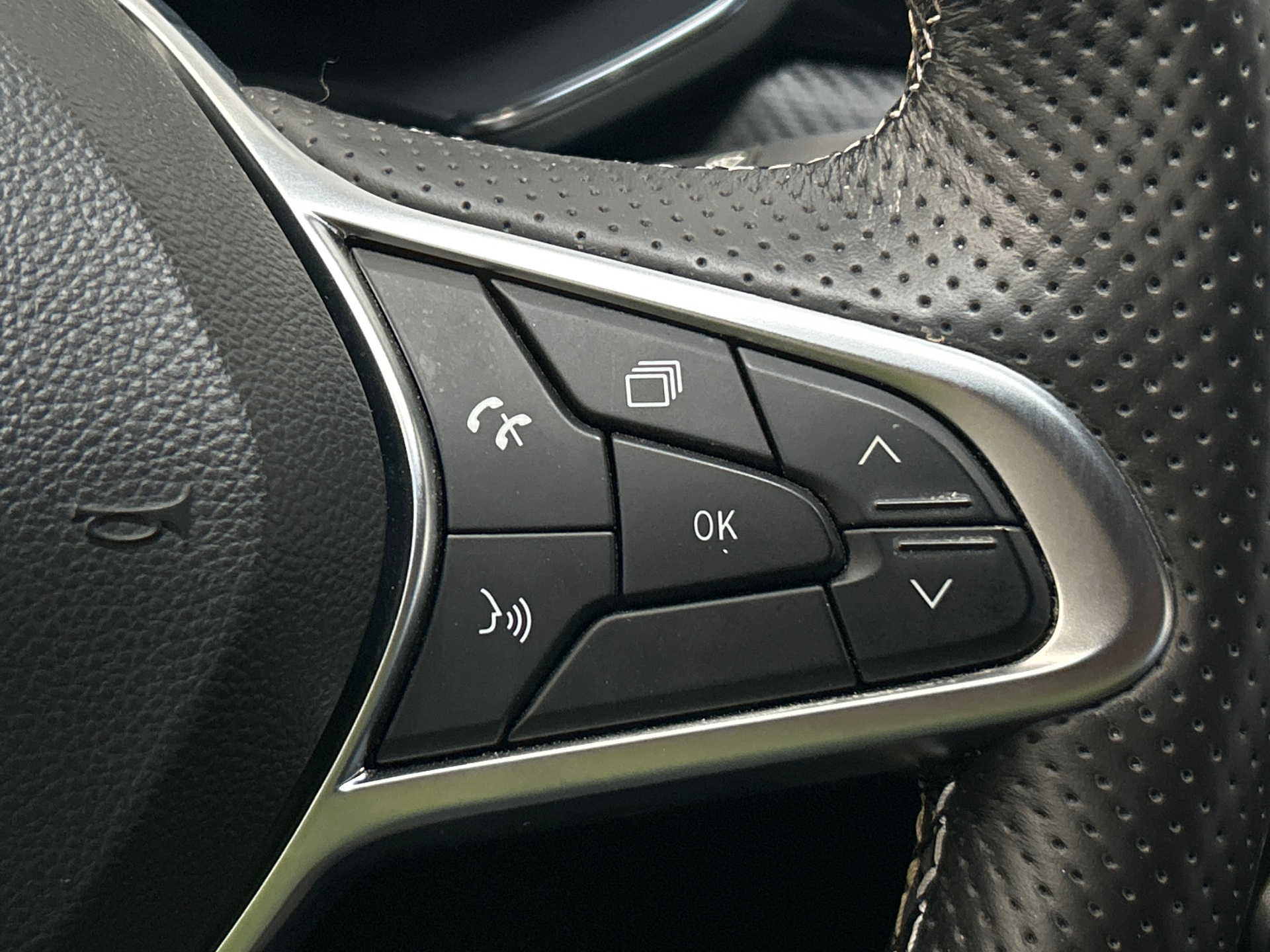 RENAULT CAPTUR E-Tech hybride rechargeable 160 Engineered