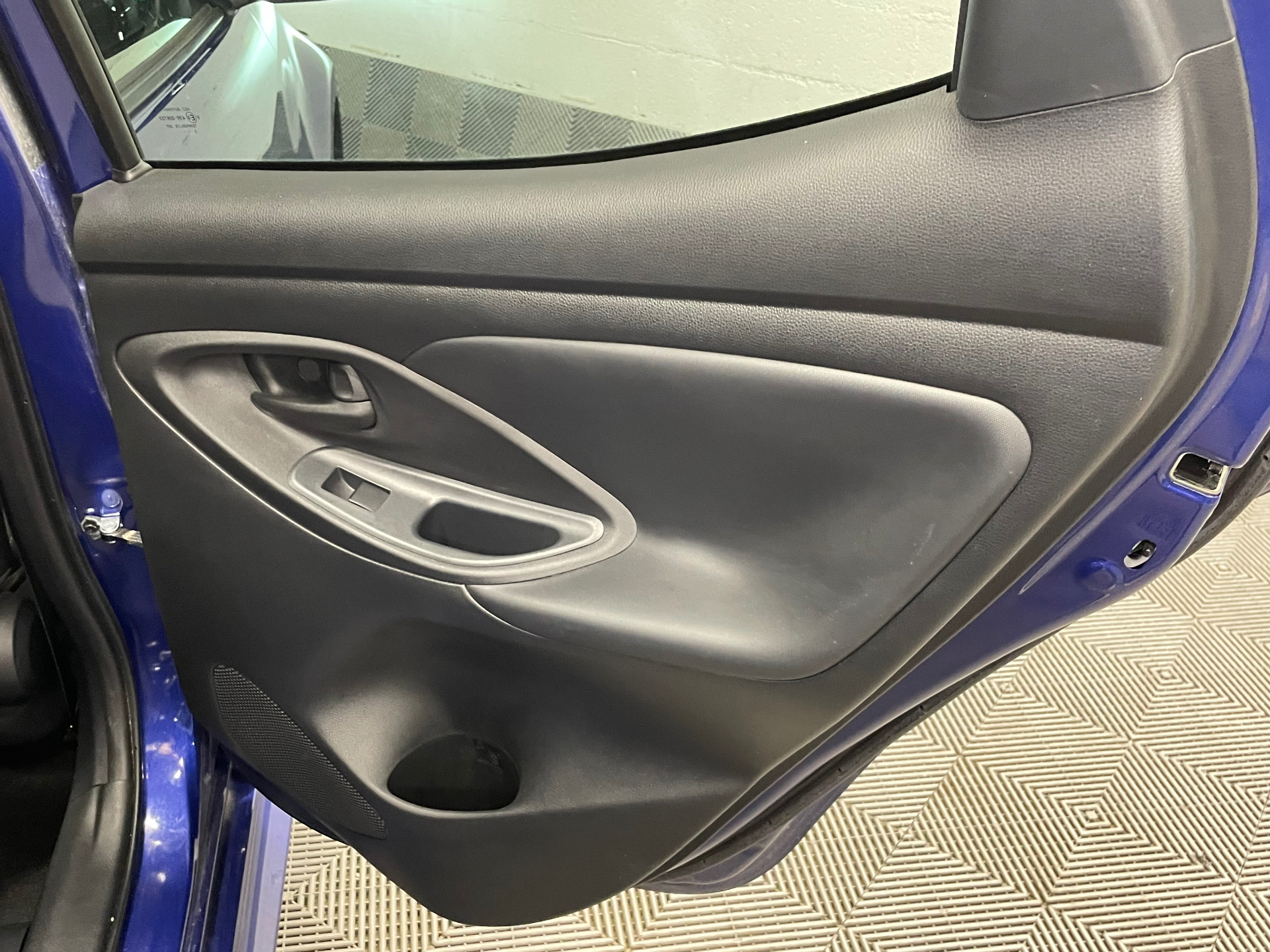 TOYOTA YARIS HYBRIDE MY22 116h Design