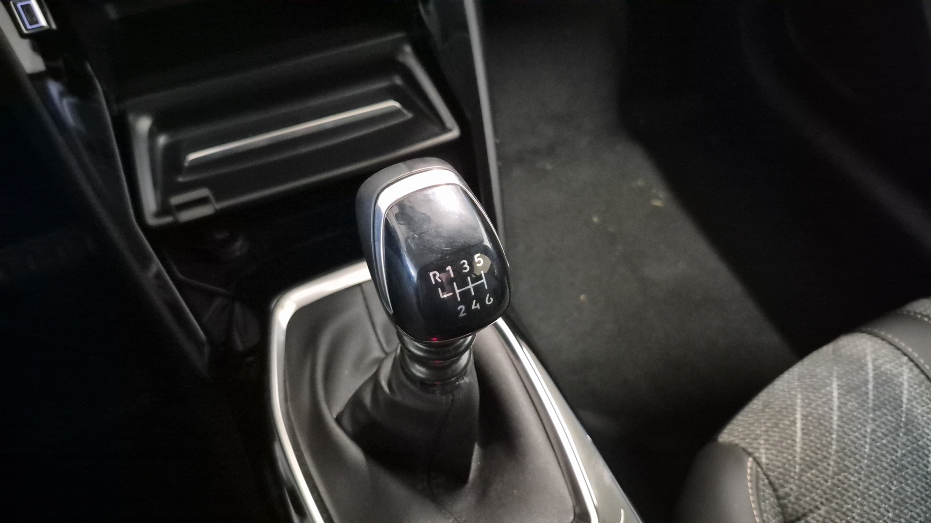 PEUGEOT 208 Allure 100 ch BVM6