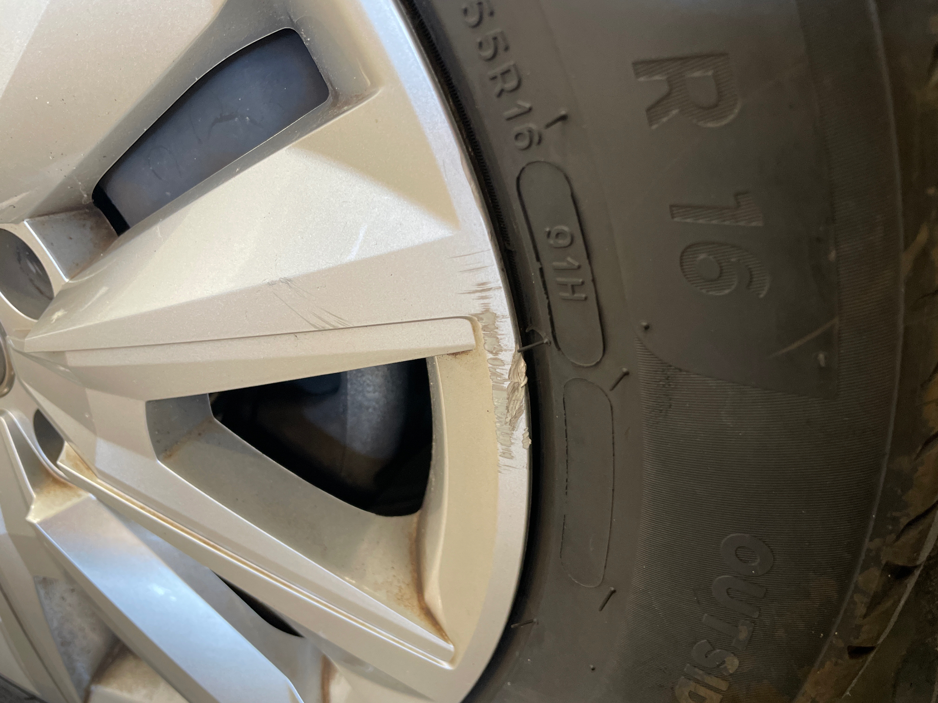 RENAULT MEGANE IV BERLINE TCe 140 EDC FAP Business — expertise