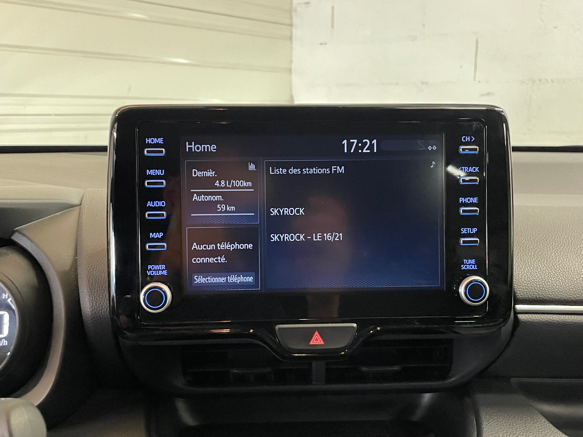 TOYOTA YARIS HYBRIDE MY22 116h Design