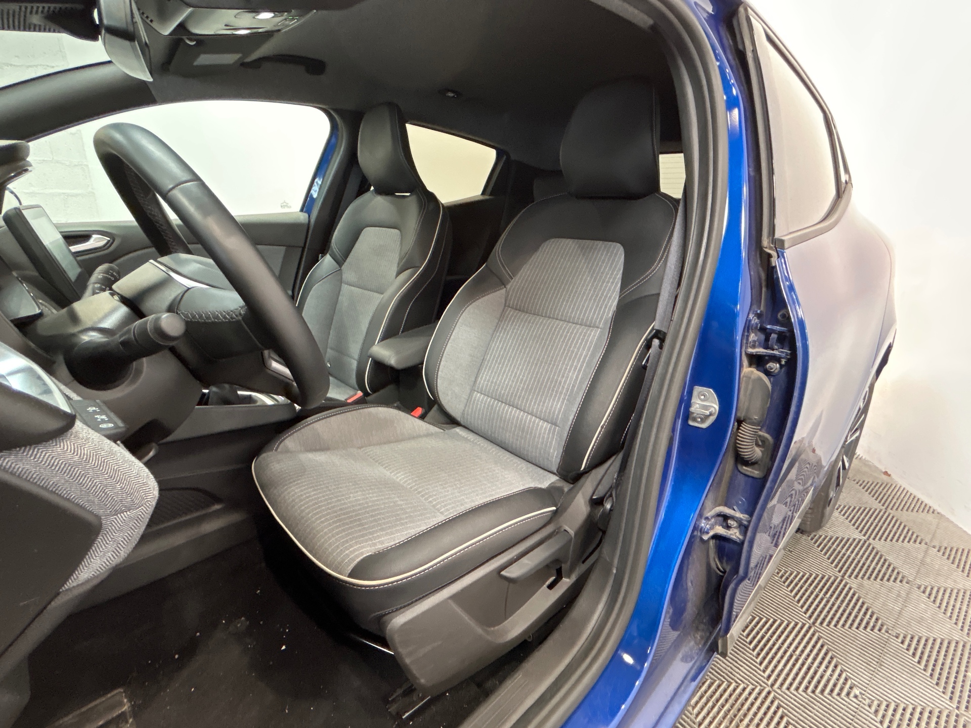 RENAULT CLIO V techno 90 tce
