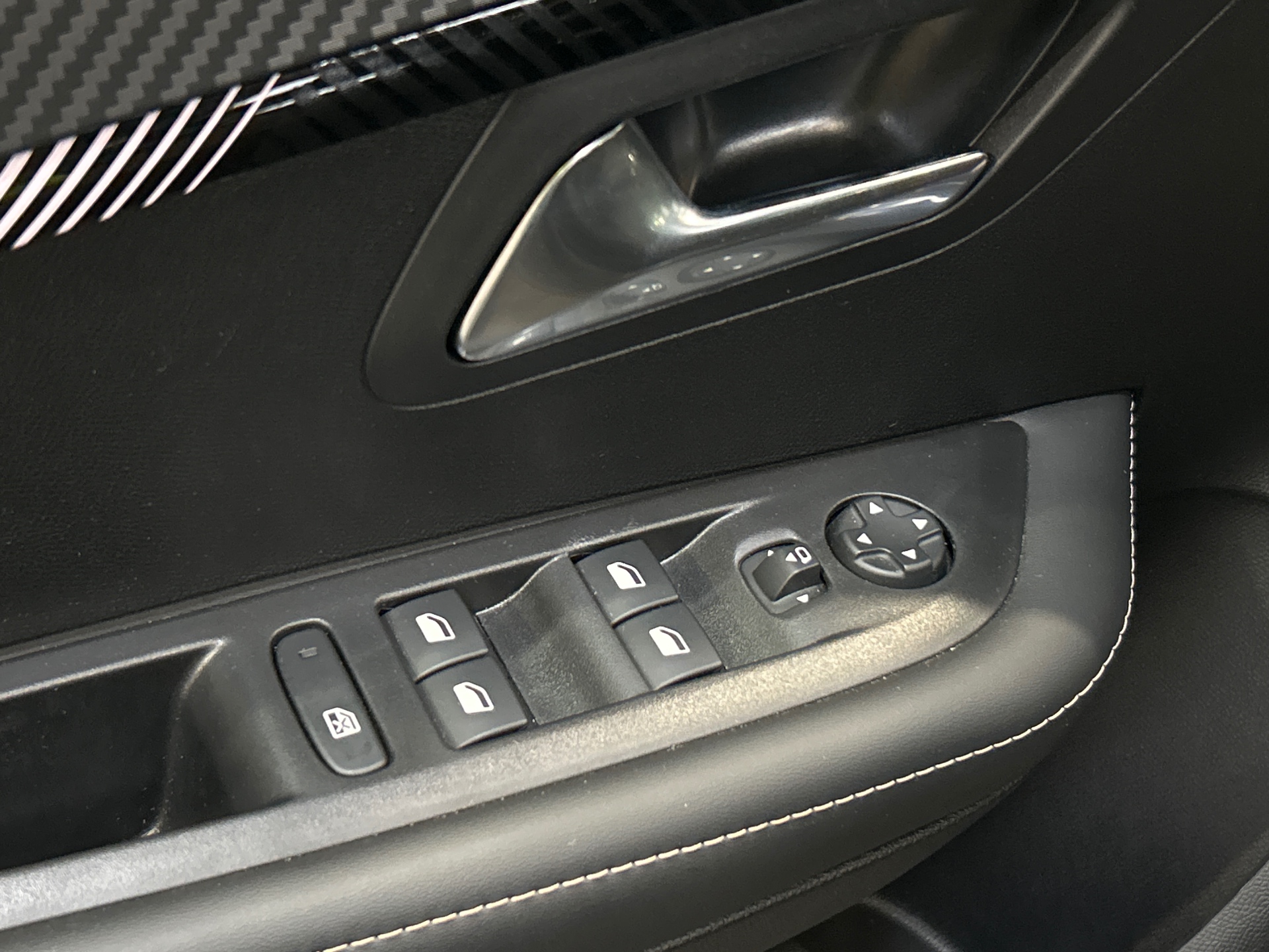 PEUGEOT 208 Allure 100 ch BVM6