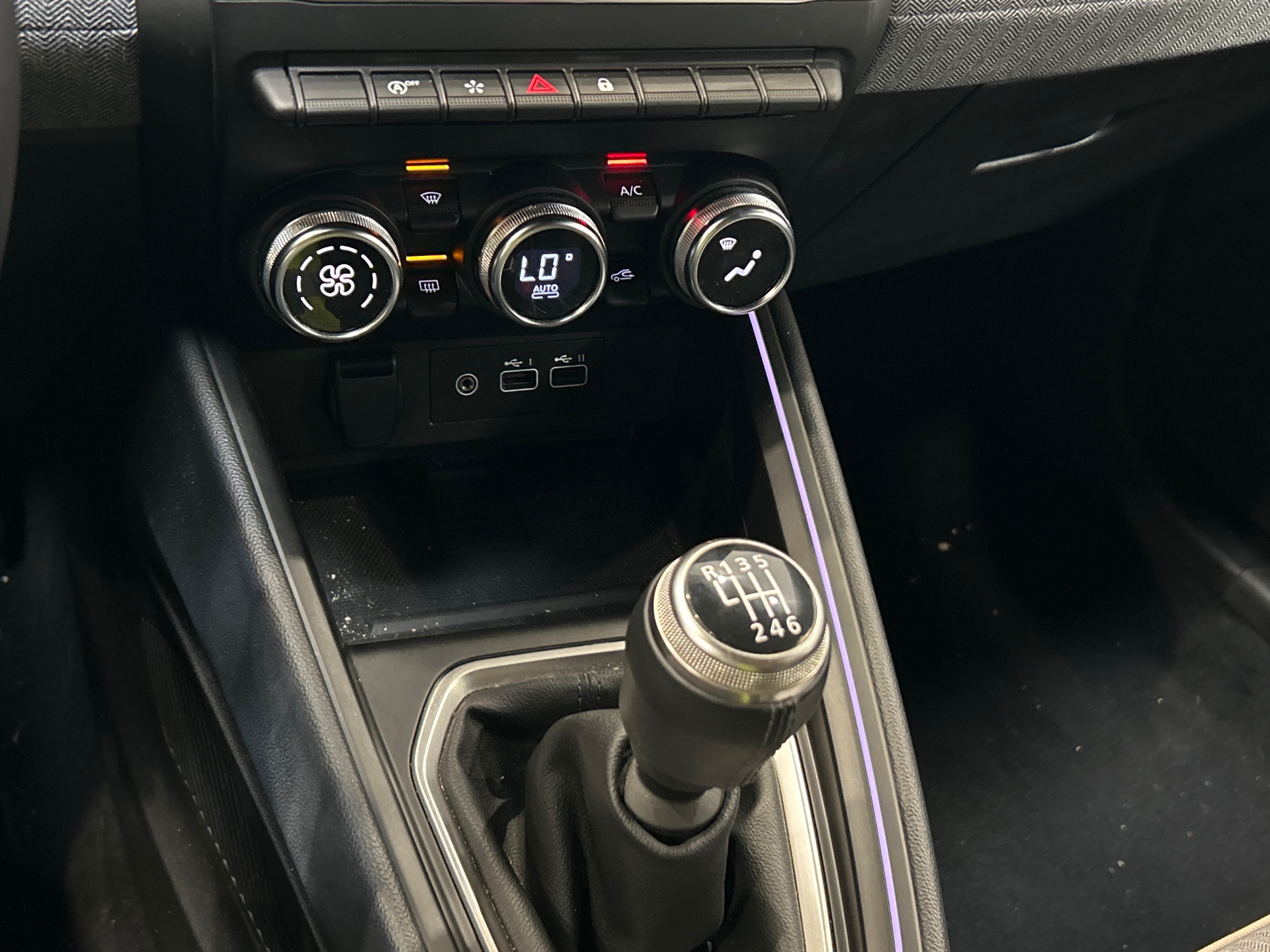 RENAULT CLIO V techno 90 tce