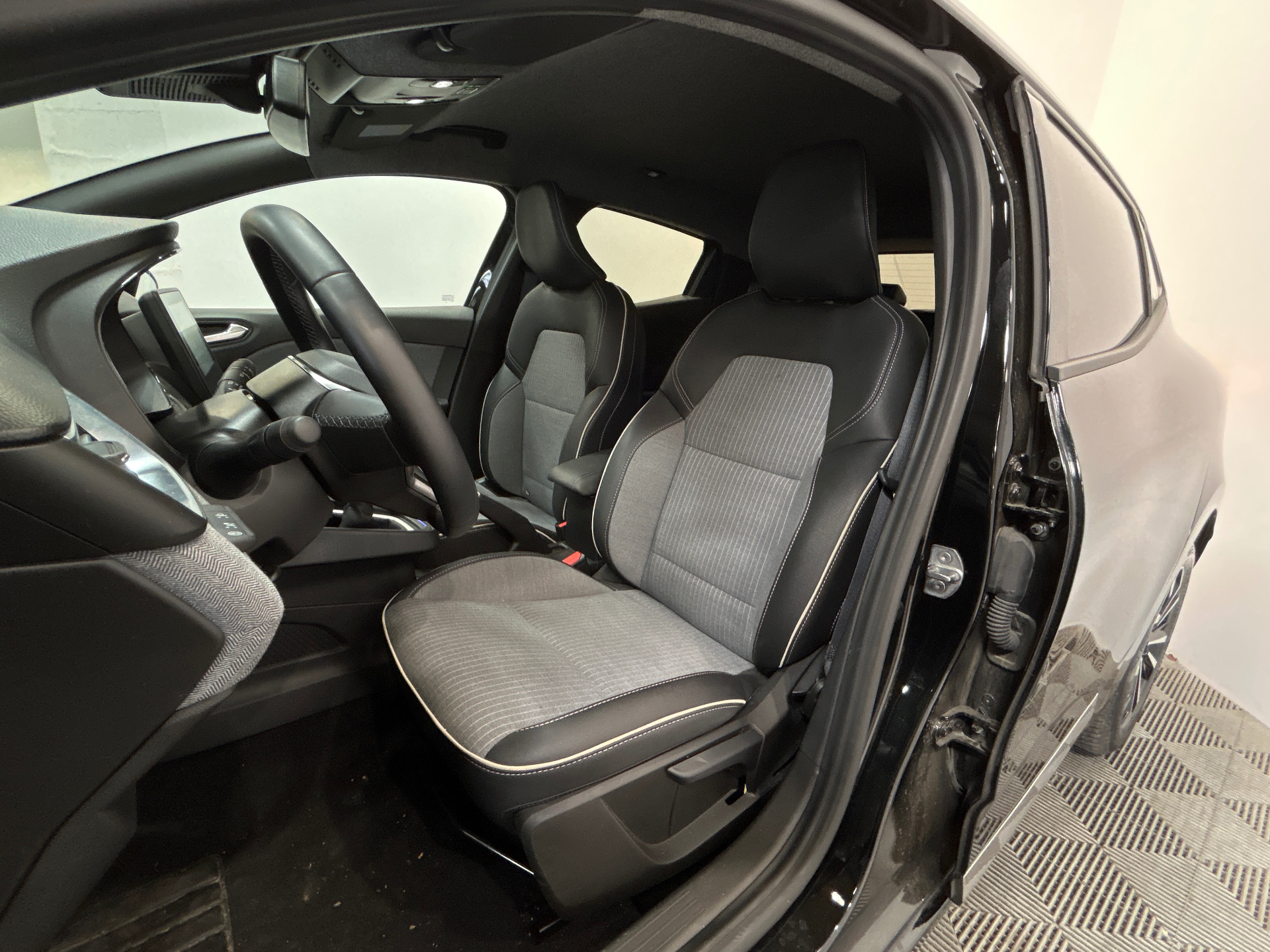 RENAULT CLIO V techno 90 tce