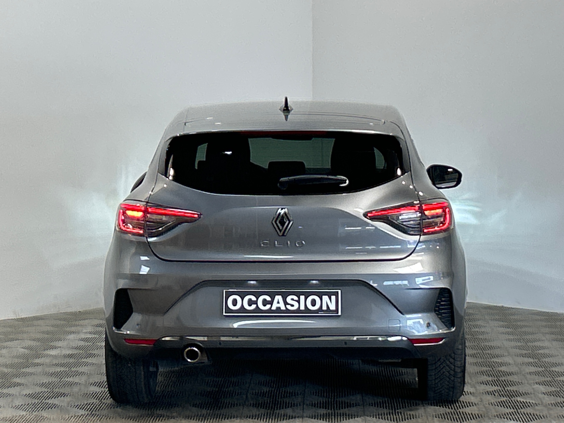 RENAULT CLIO V techno 90 tce