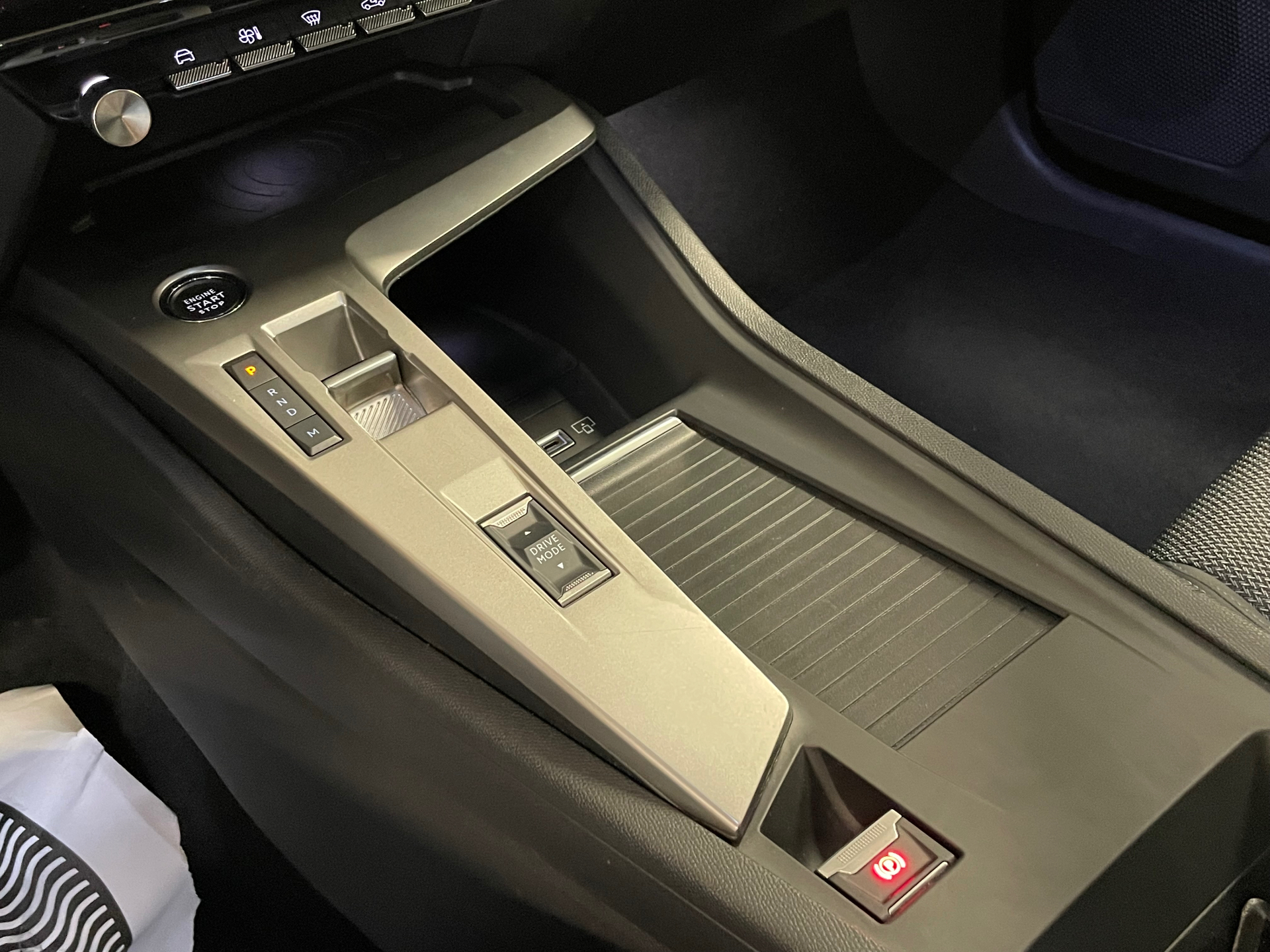 PEUGEOT 308 Hybrid 136 e-DCS6 Allure