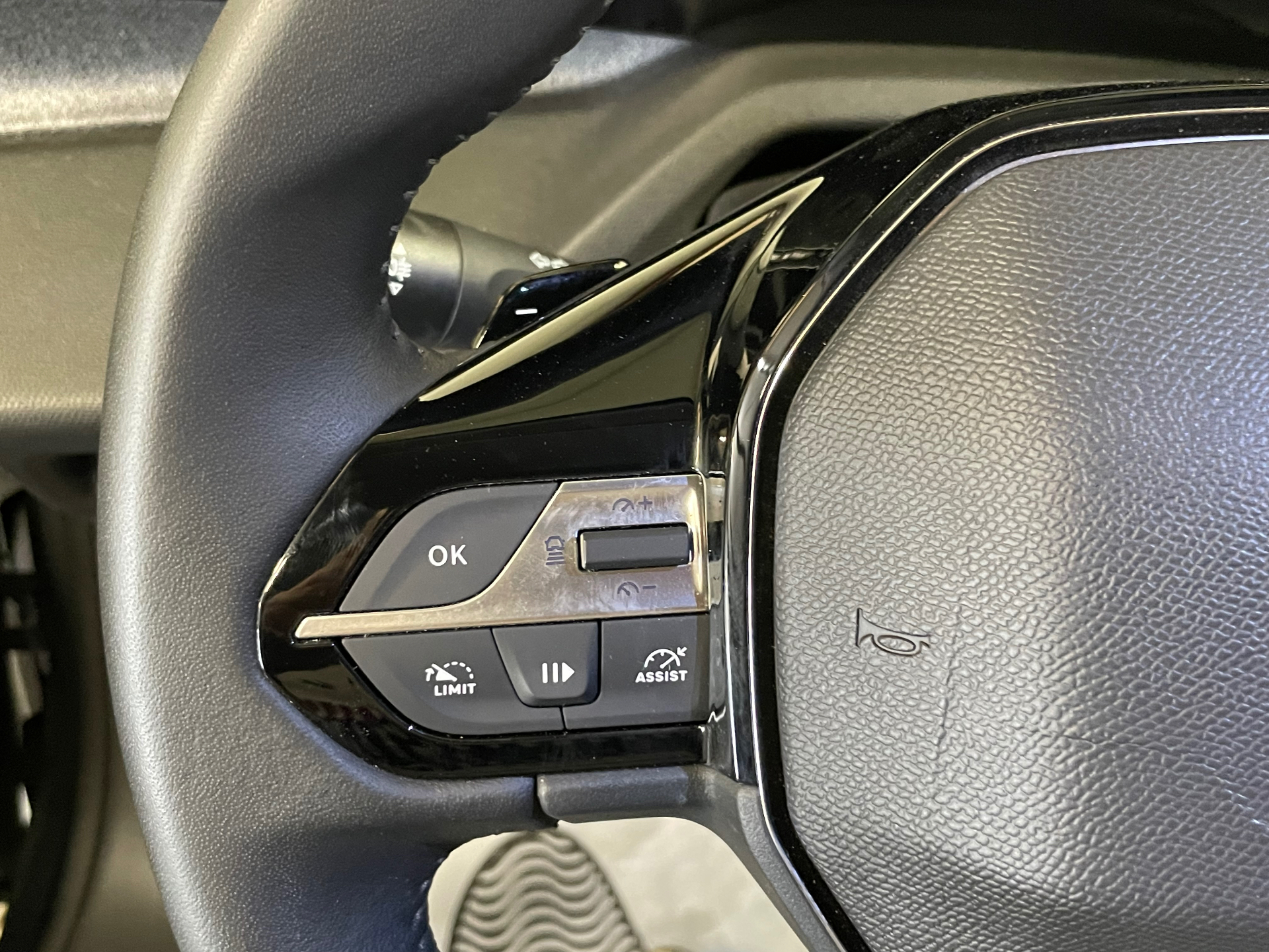 PEUGEOT 308 Hybrid 136 e-DCS6 Allure
