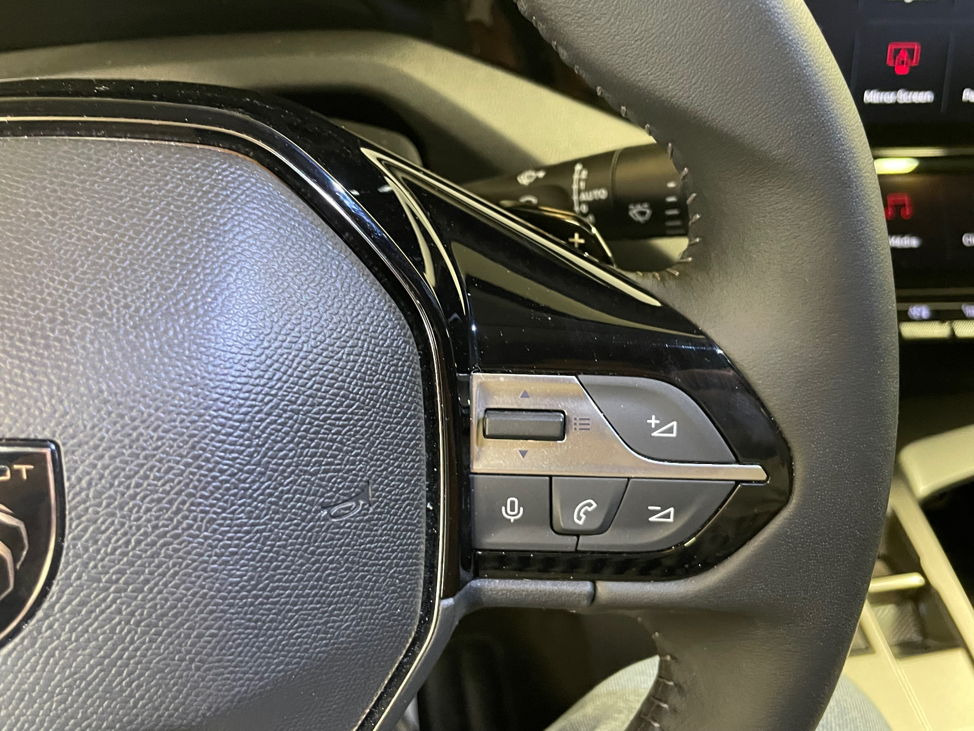 PEUGEOT 408 Hybrid 145 e-DCS6 Allure