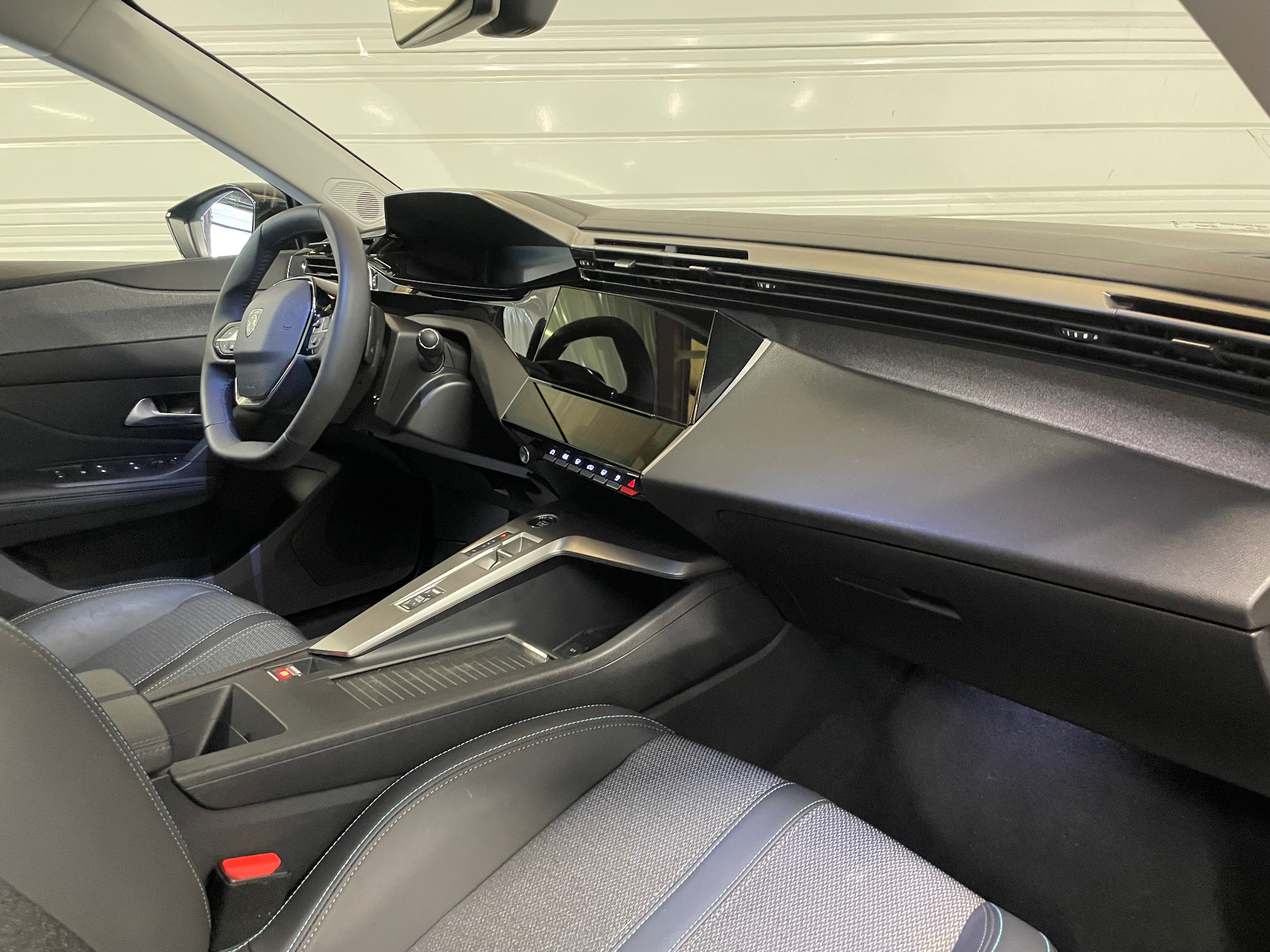 PEUGEOT 408 Hybrid 145 e-DCS6 Allure