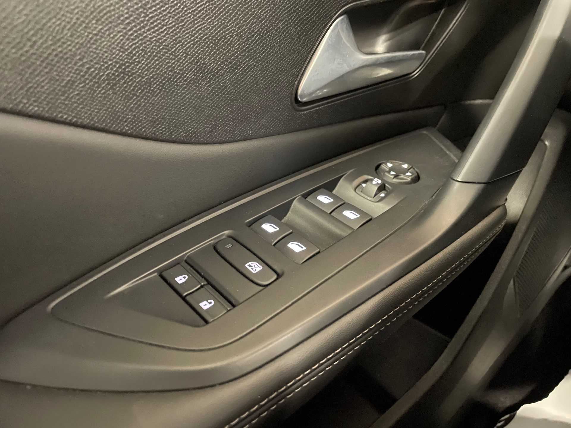PEUGEOT 308 Hybrid 136 e-DCS6 Allure