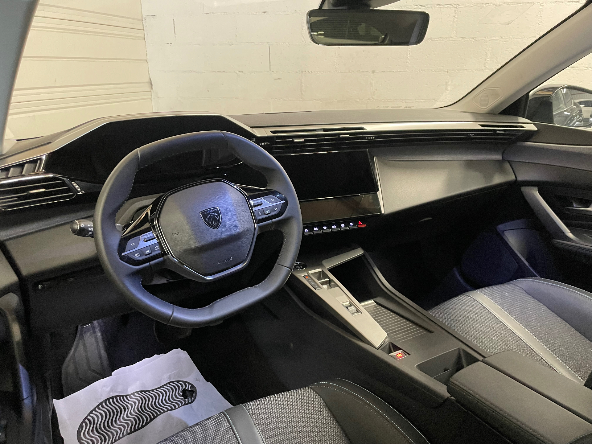 PEUGEOT 408 Hybrid 145 e-DCS6 Allure