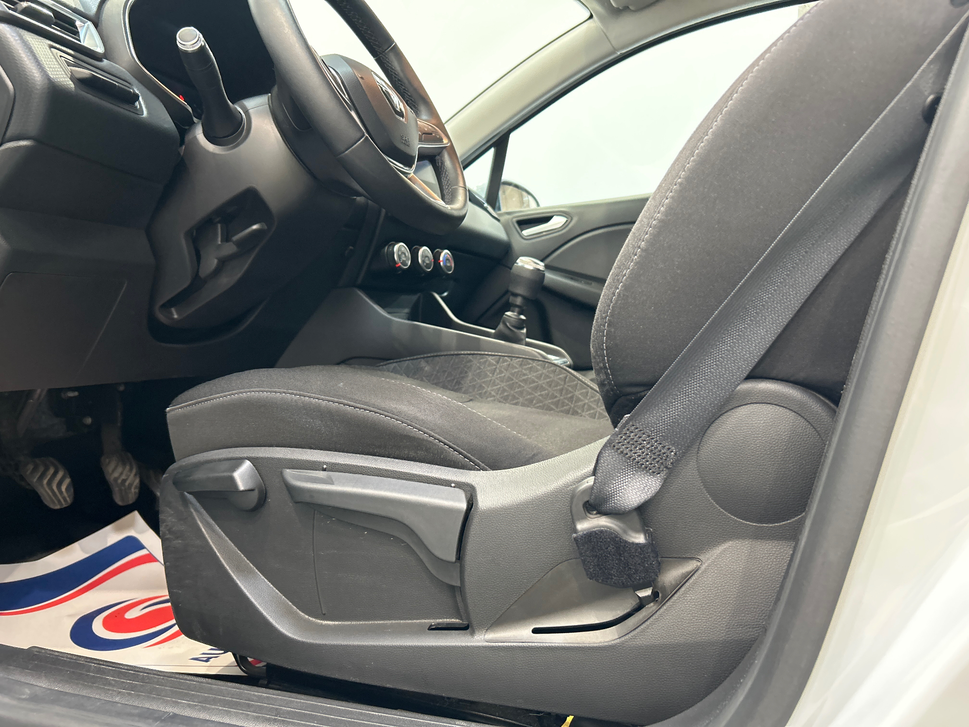 RENAULT CLIO V TCe 90 Business