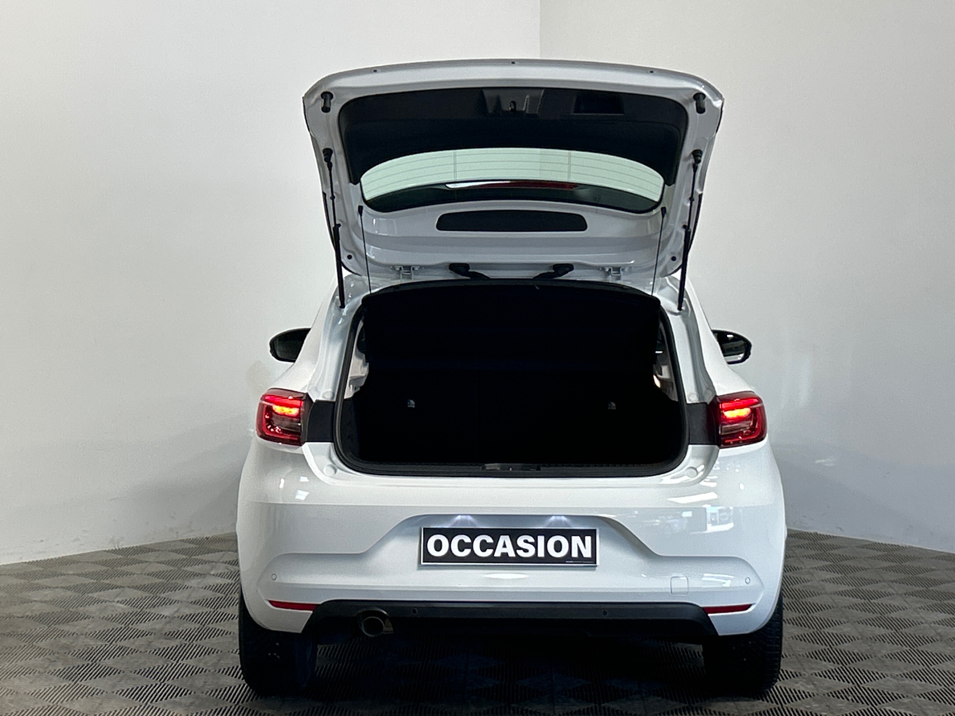 RENAULT CLIO V TCe 90 Business